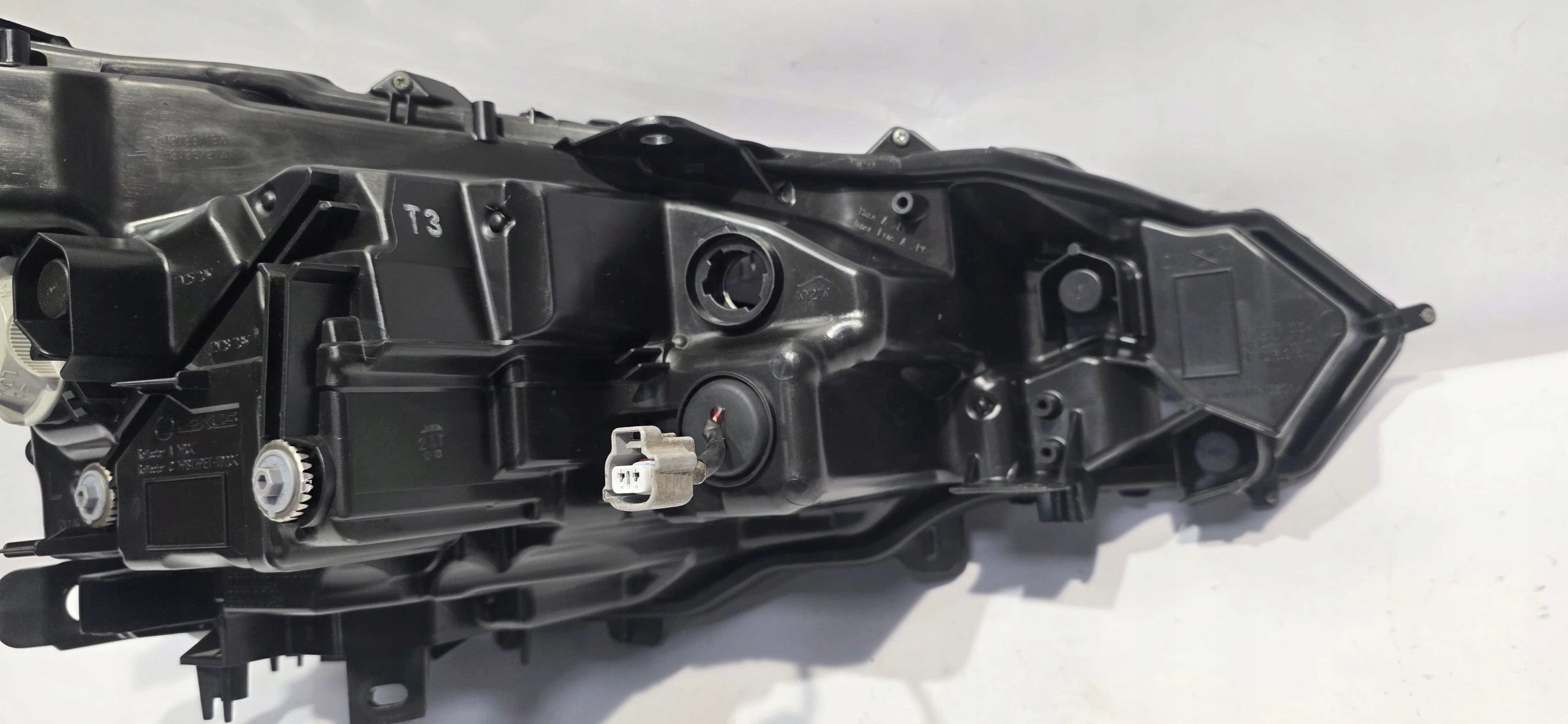 far lijevi prednji dio LED LEXUS UX F-SPORT 18- original EUROPA KOITO 76-41