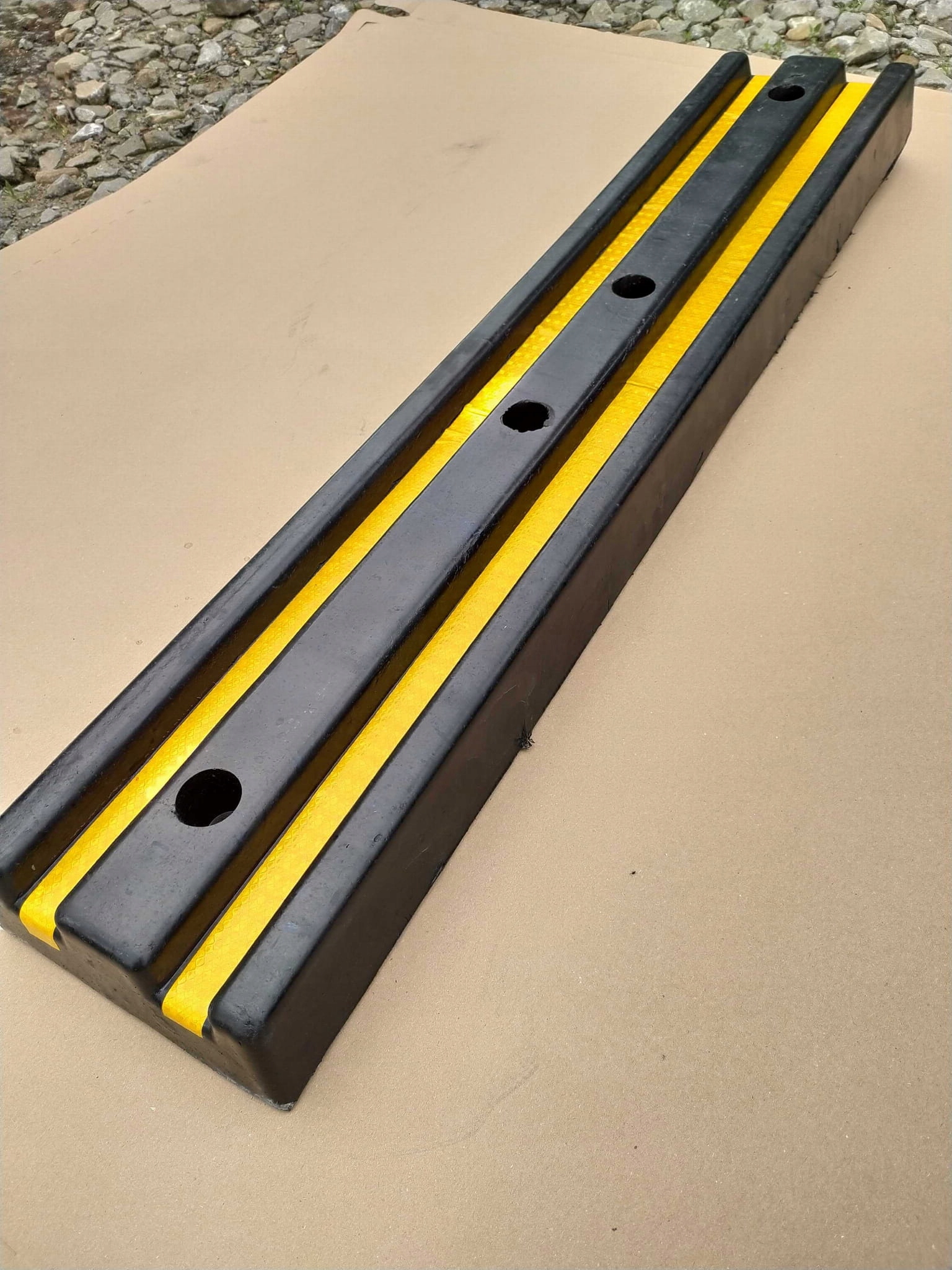 Odboje gumowe do ramp przeładunkowych 85/200/1000mm Marka inny