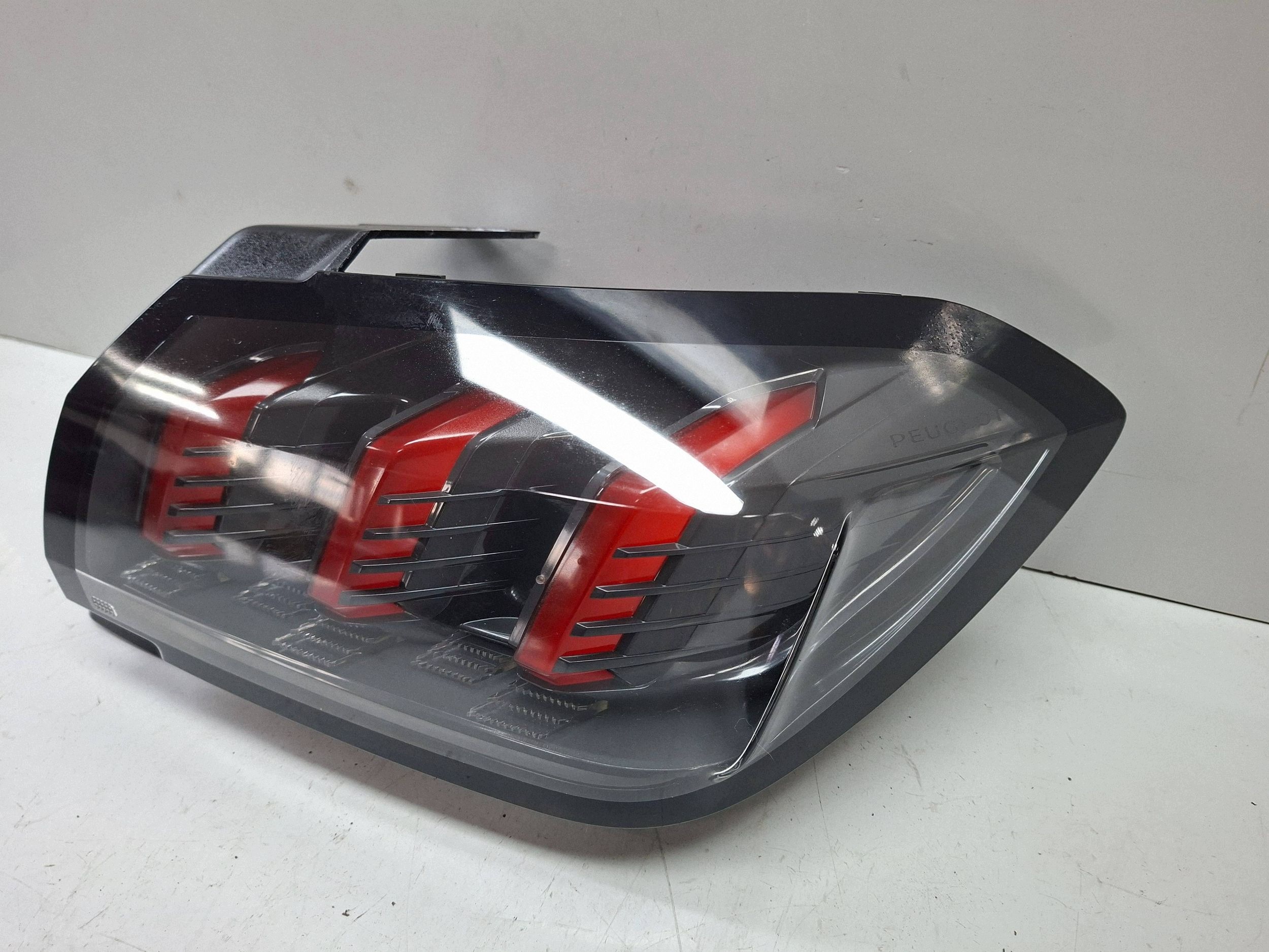 light rear right 9823216680 PEUGEOT 208 II 2019