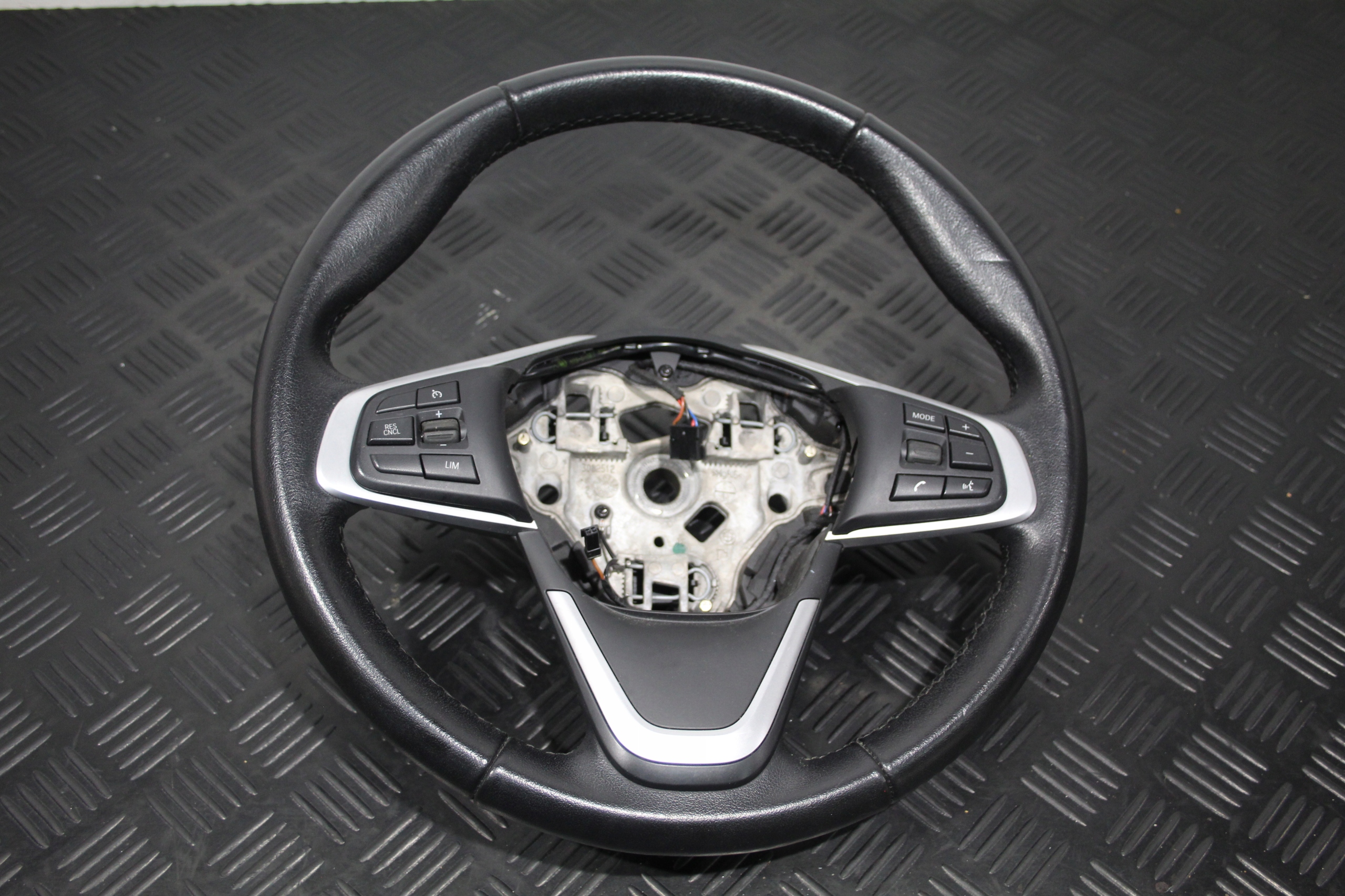 LENKRAD MULTIFUNKCJA BMW X1 F48 5450527