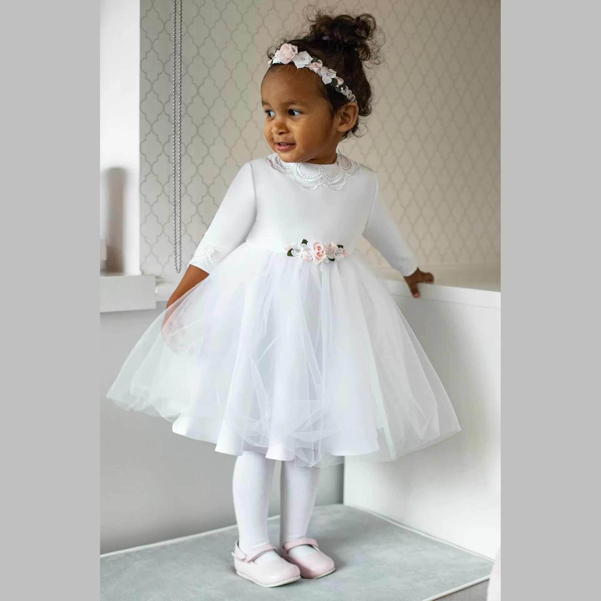 SUKIENKA STELLA BIAŁA Z DŁUGIM RĘKAWEM - 68