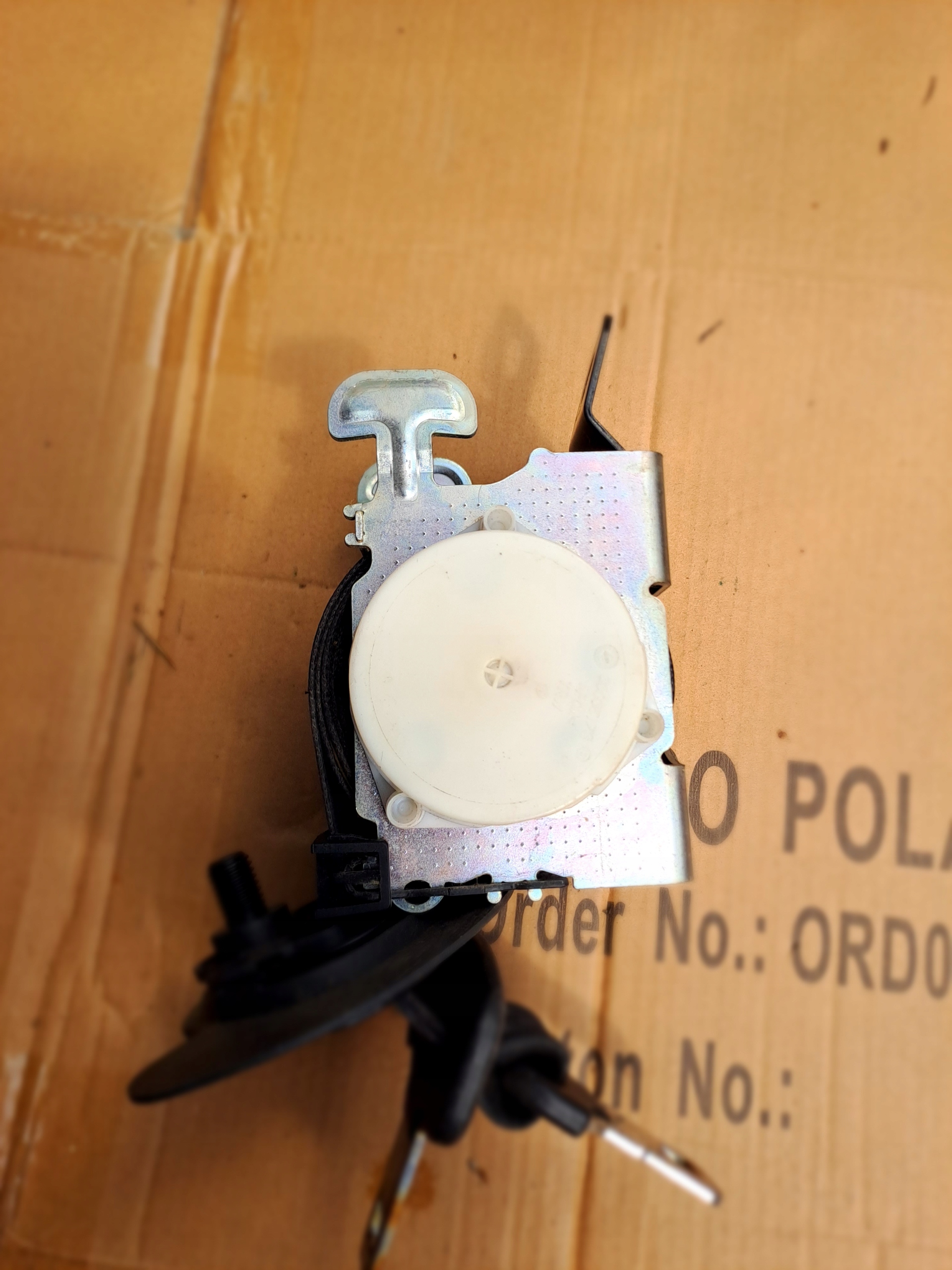 GURTEN SICHERHEITS MITTE PEUGEOT 5008 UND 34058194A