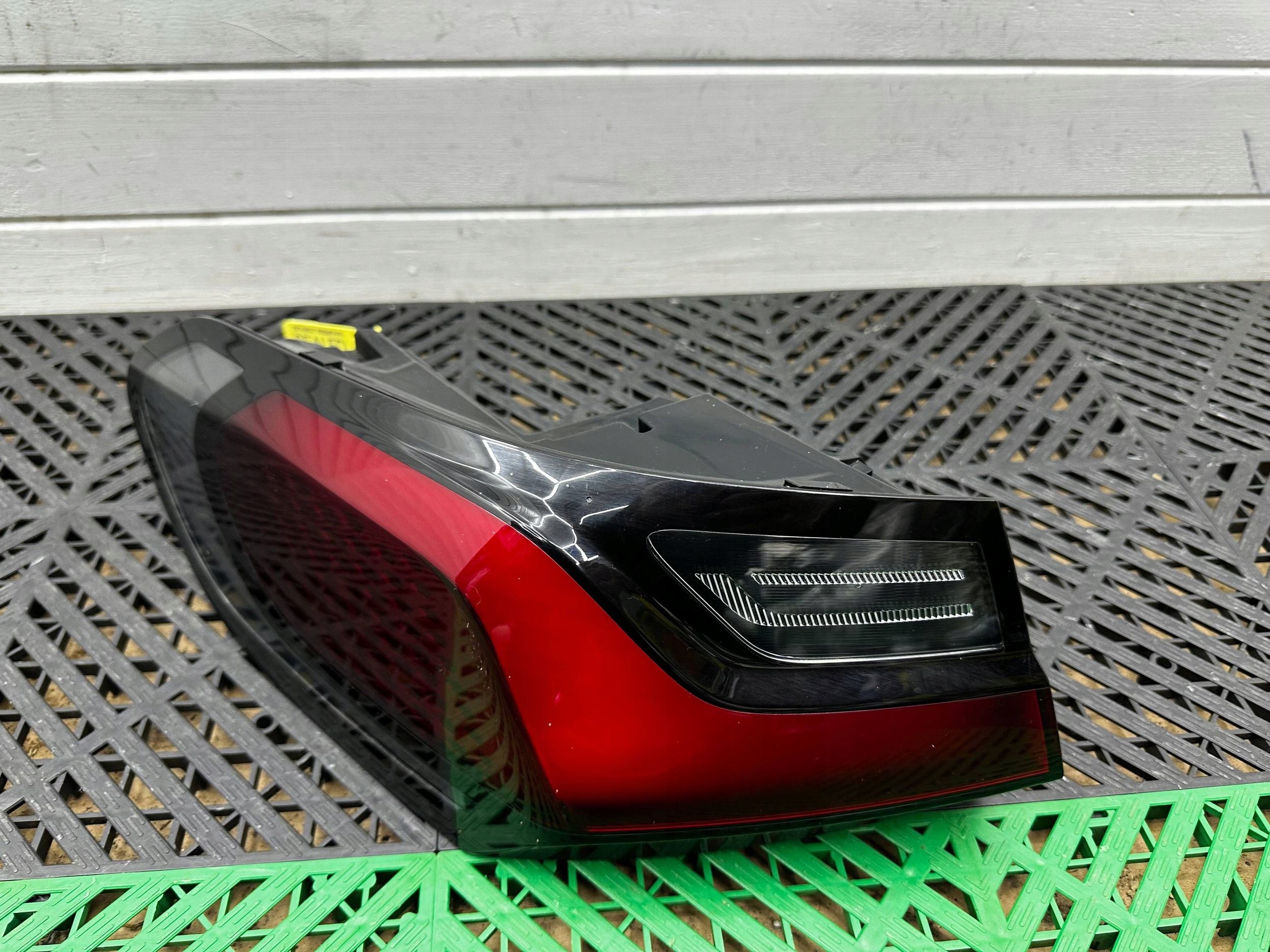 light rear rear part side left BMW 2 Active Tourer U06 8494359