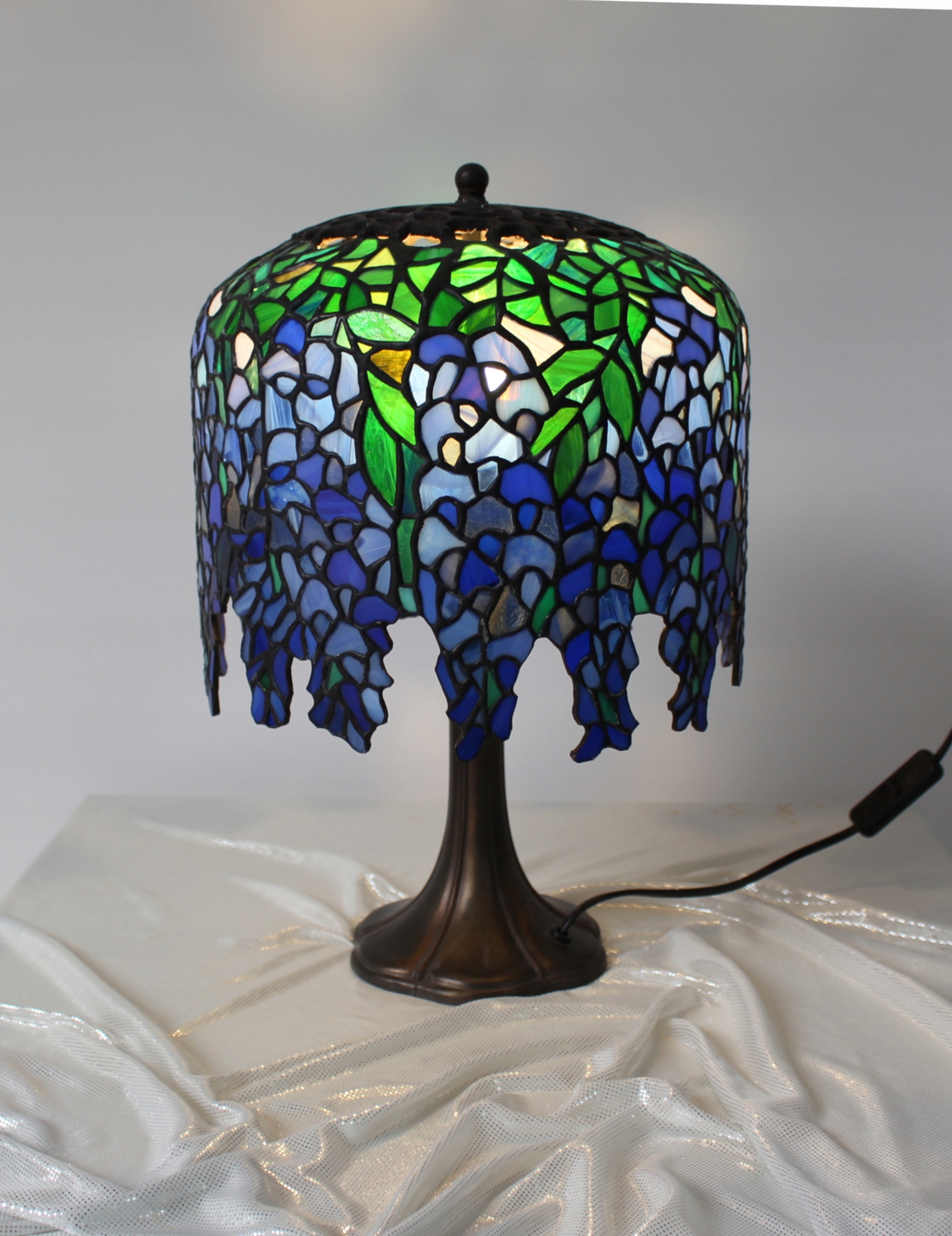 Lampa stołowa witrażowa Tiffany Wisteria niebieska Zasilanie sieciowe