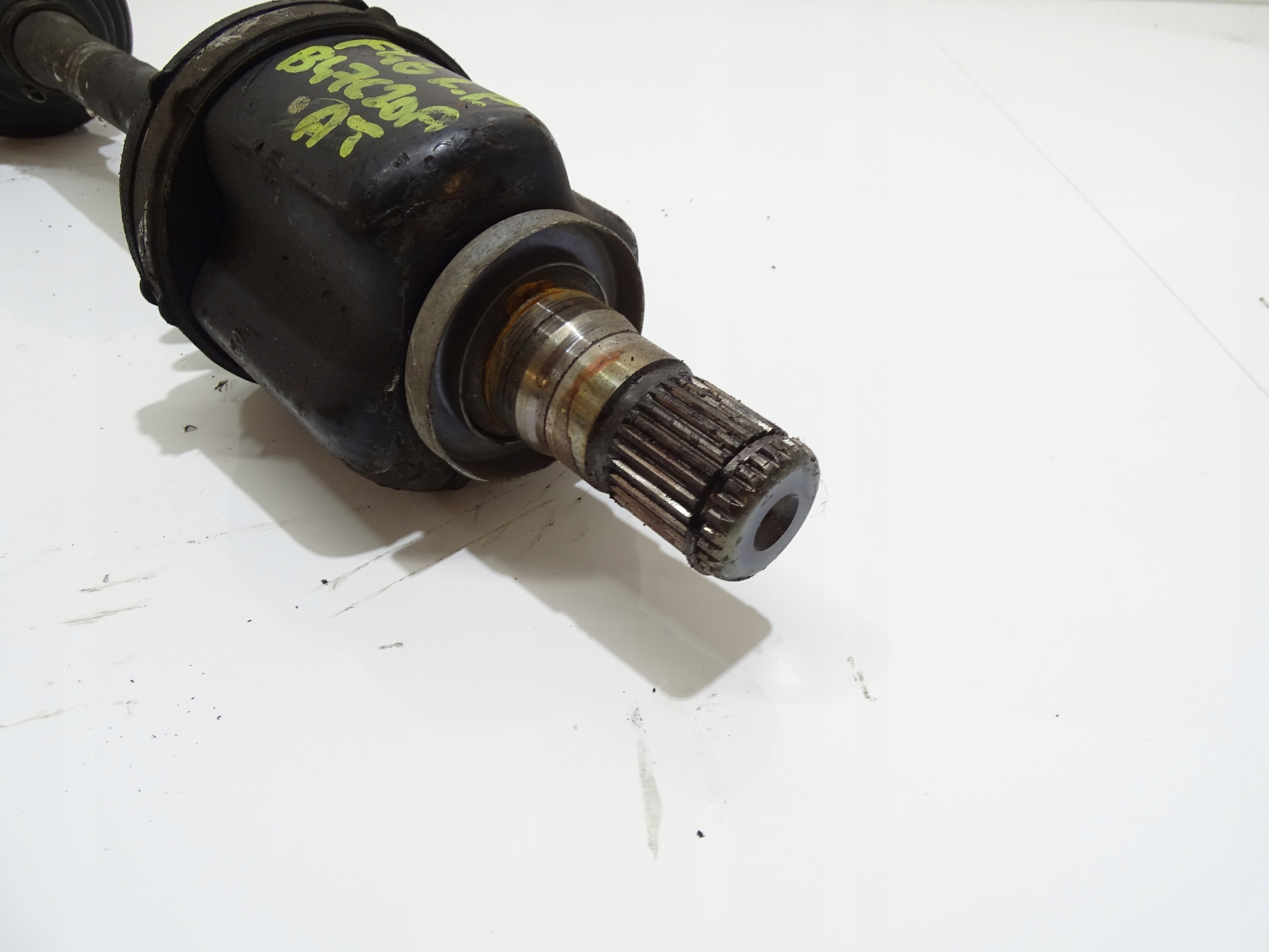semi-axis left front BMW F46 B47C20A AUTOMAT 8661433