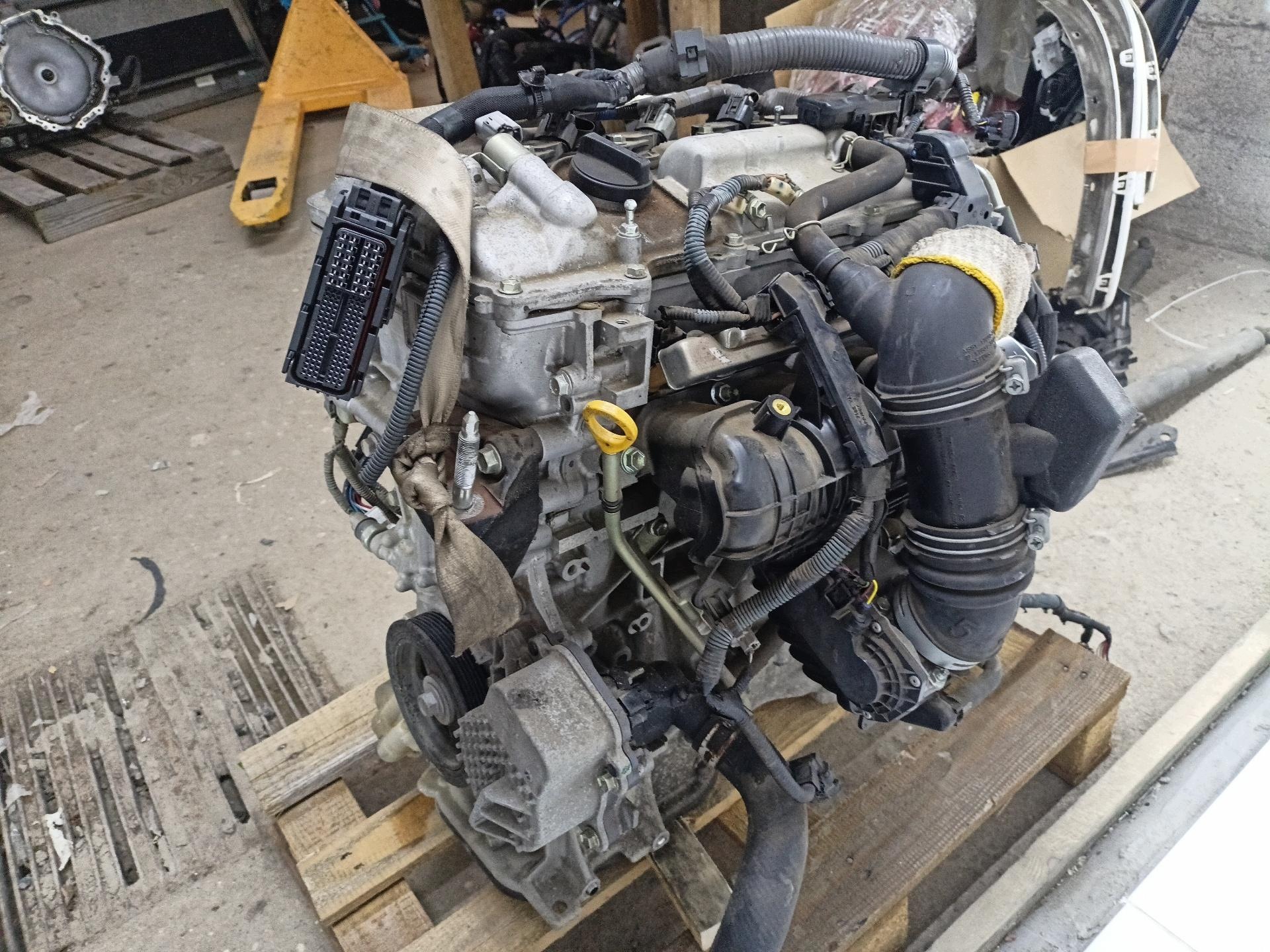 engine complete Toyota Prius 3 XW30 ZVW30 2010 X2ZR-W20