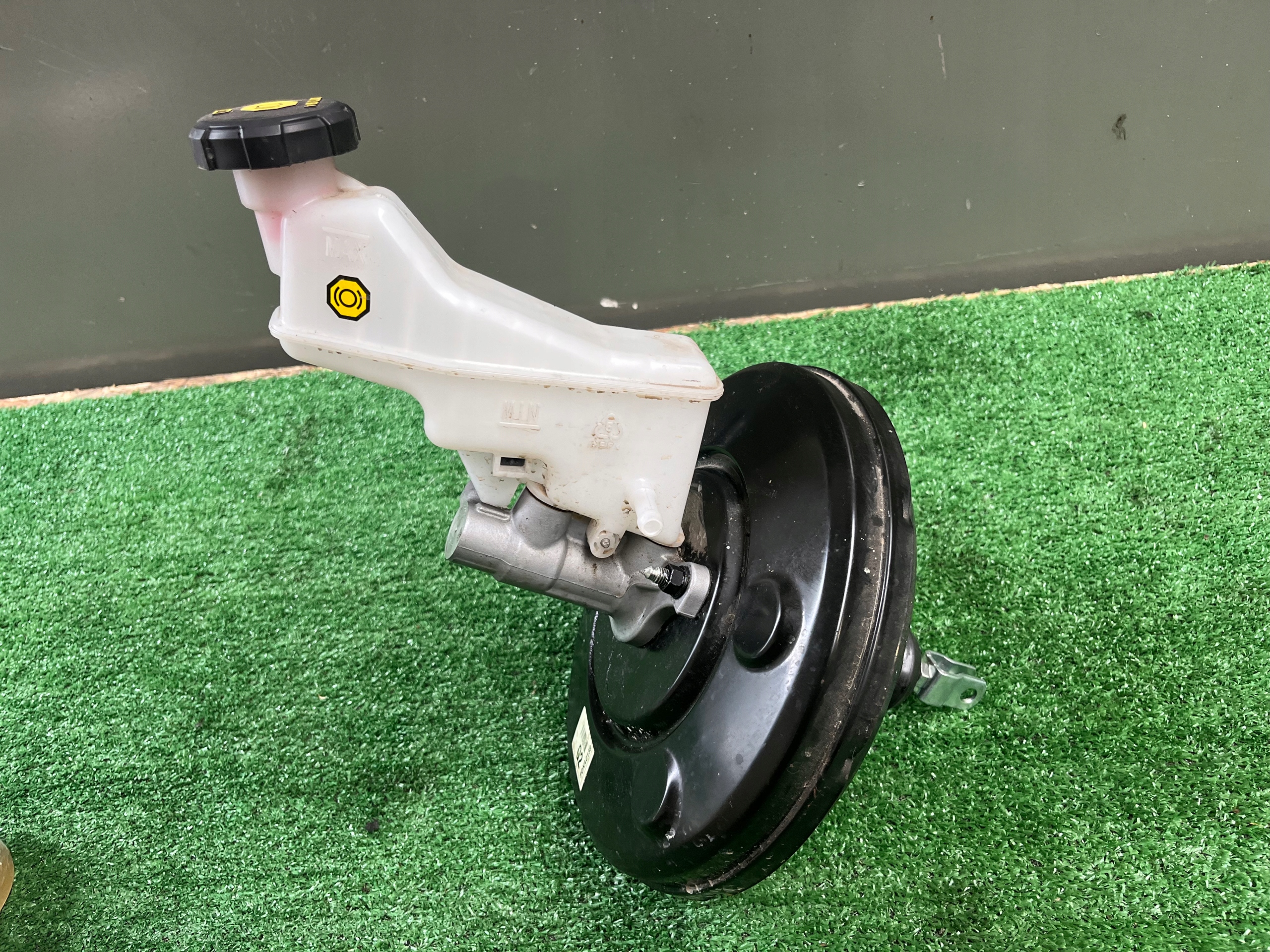 servo KIA STONIC 2018 1.0 T-GDI BB37100600 RIO IV