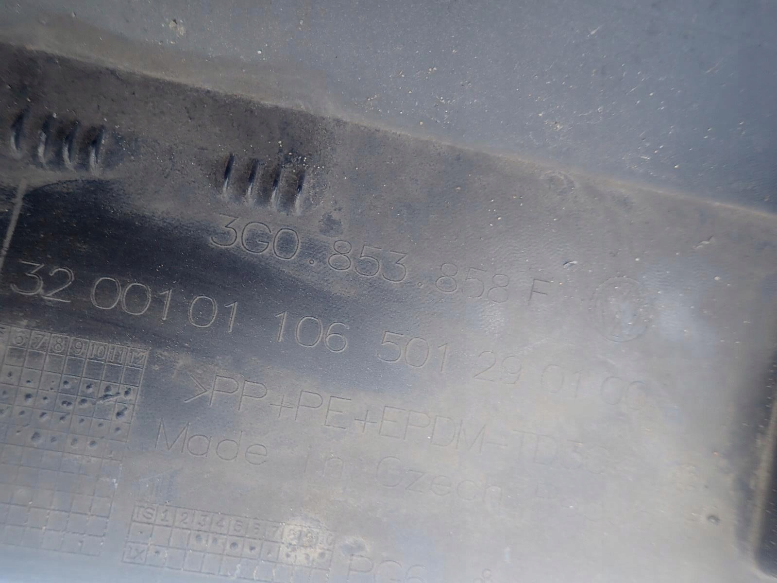 VW PASSAT B8 14- threshold right moulding threshold right