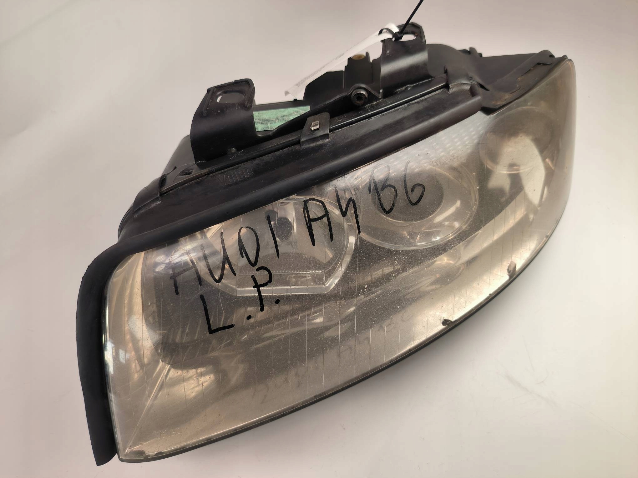 Licht links vorne EU 8E0941029C AUDI A4 B6