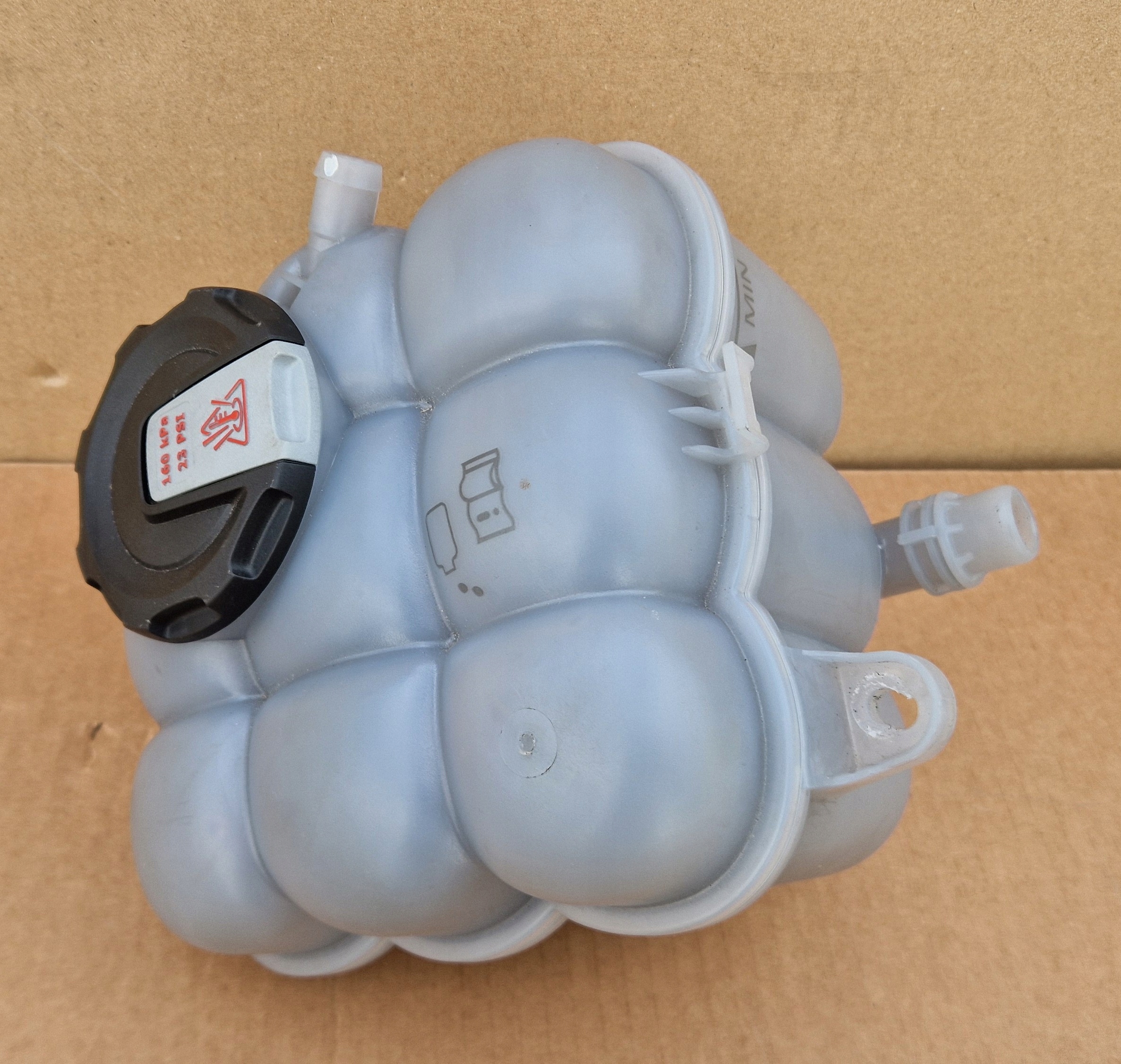 Réservoir eau 4M0121405AG AUDI VW Comme Neuf Original