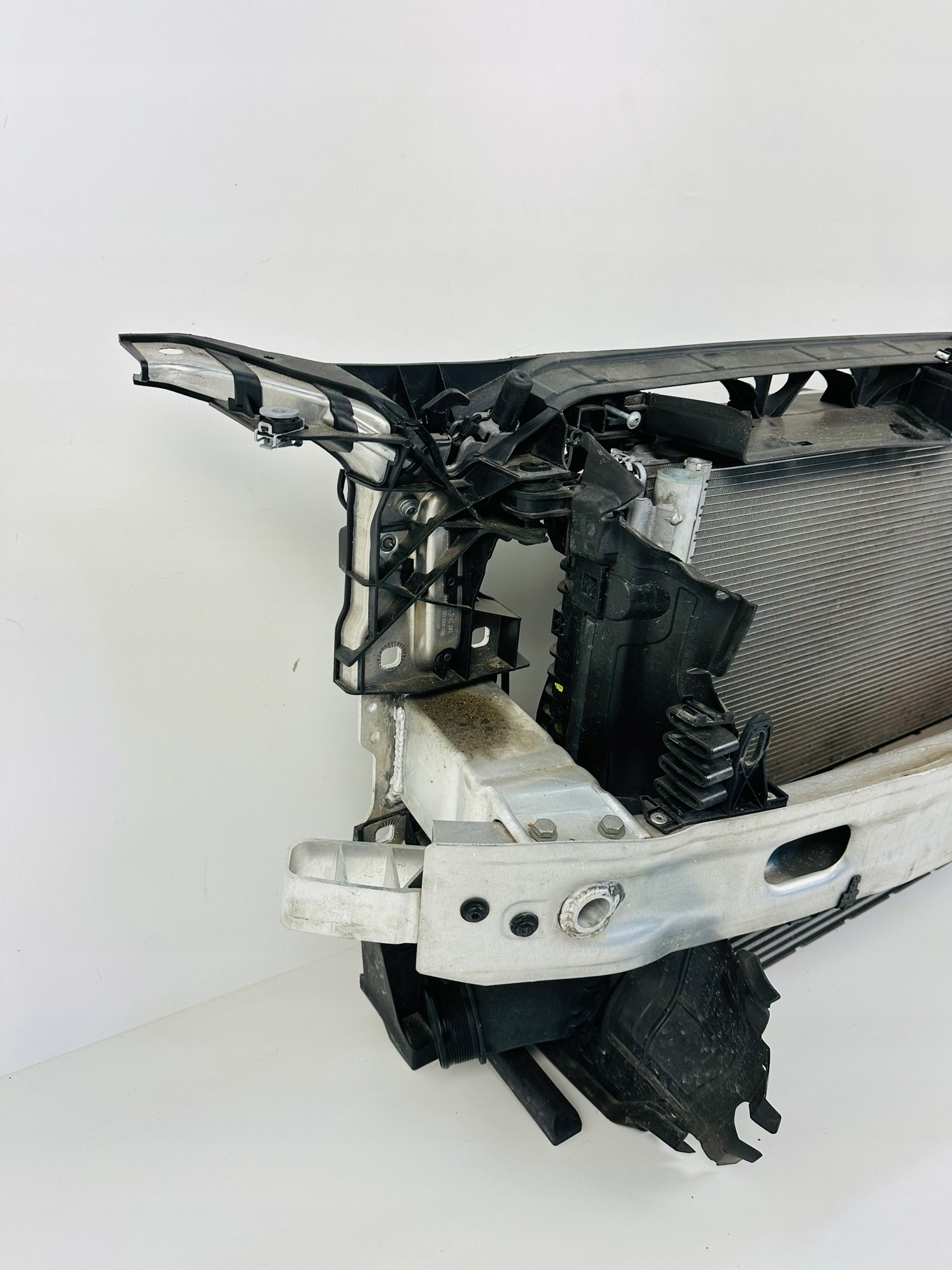 AUDI A5 F5 8W LIFT 2.0TFSI support panel for radiators pillar radiator