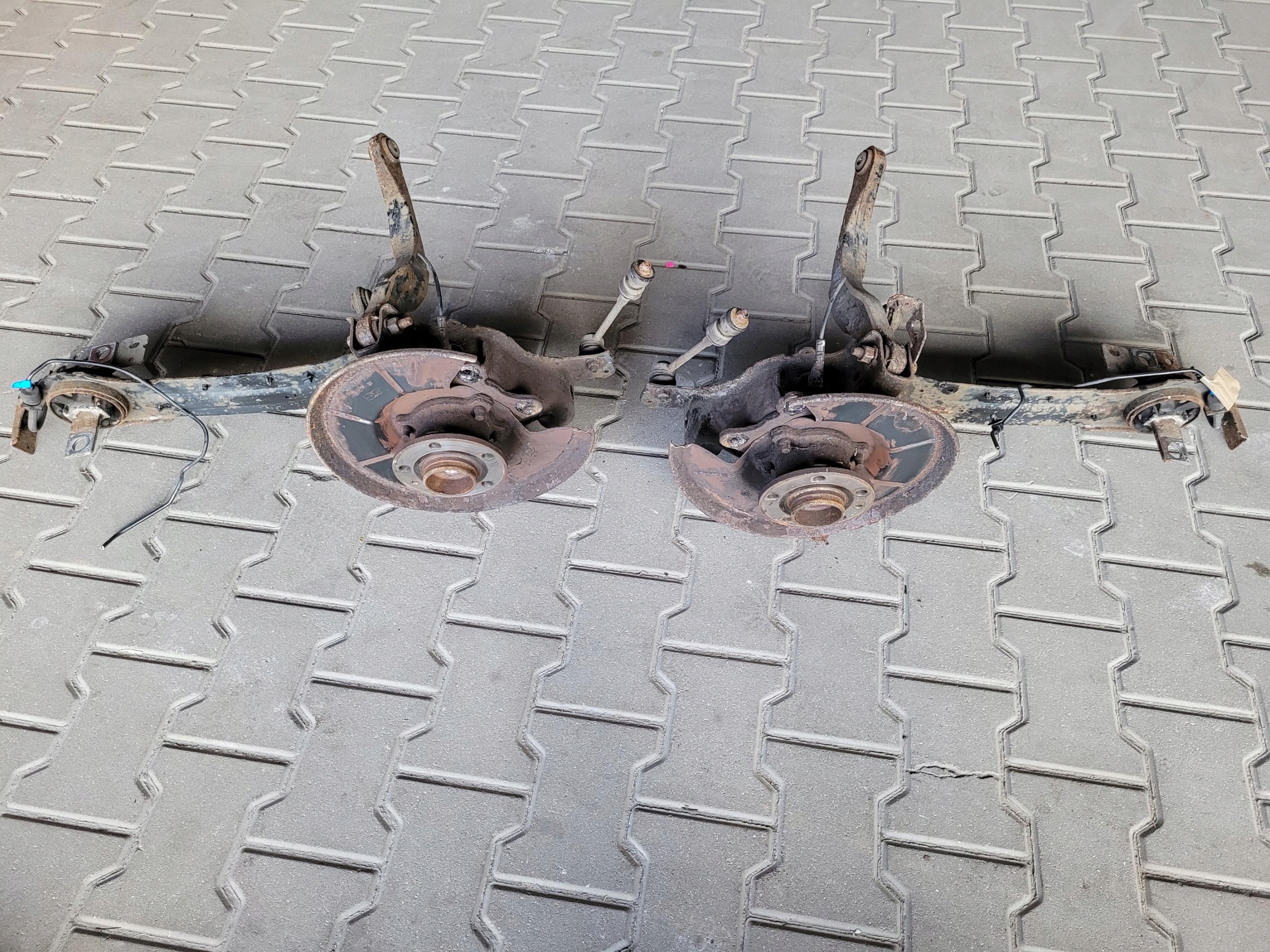 Mozzo FUSELLO perno mozzo posteriore posteriore Destro AWD 4X4 VOLVO XC60 e 2.4 D5