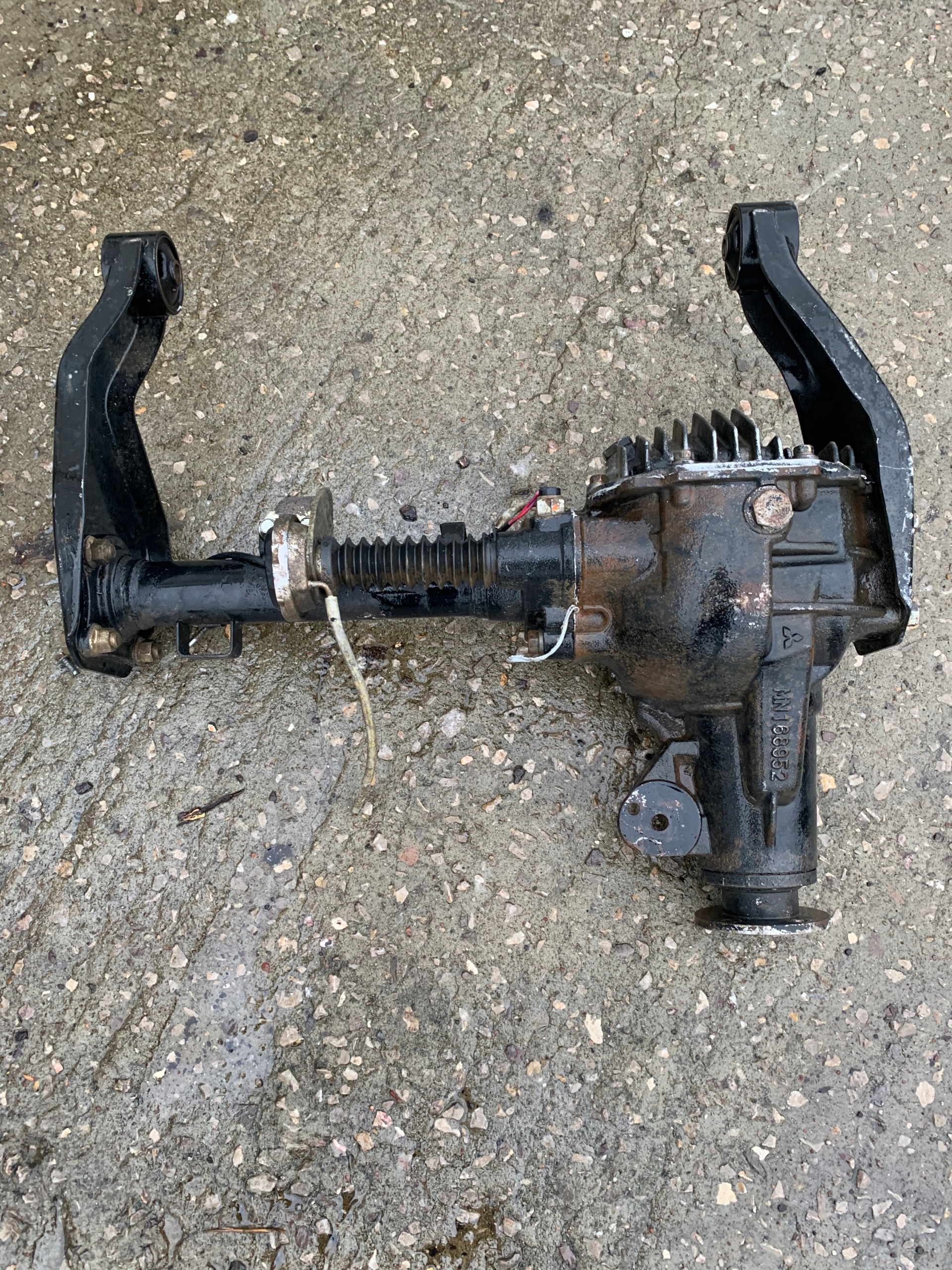 МІСТ ДИФЕРЕНЦІАЛ ПЕРЕДНІЙ MITSUBISHI PAJERO III 3.2 D 4.100