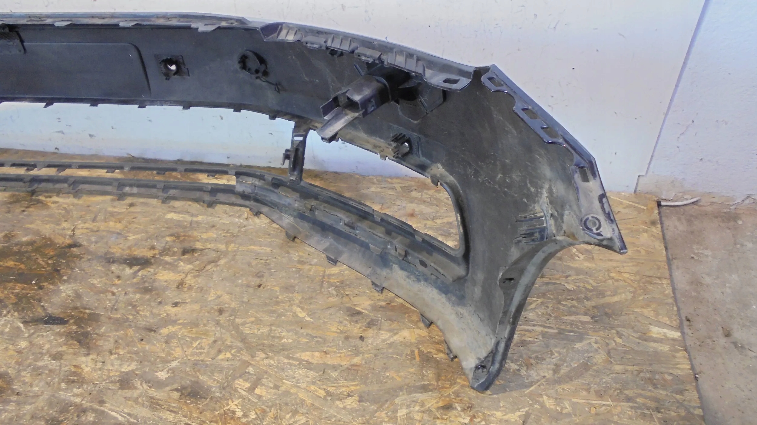 bumper front 5TA807221A Vw Touran II