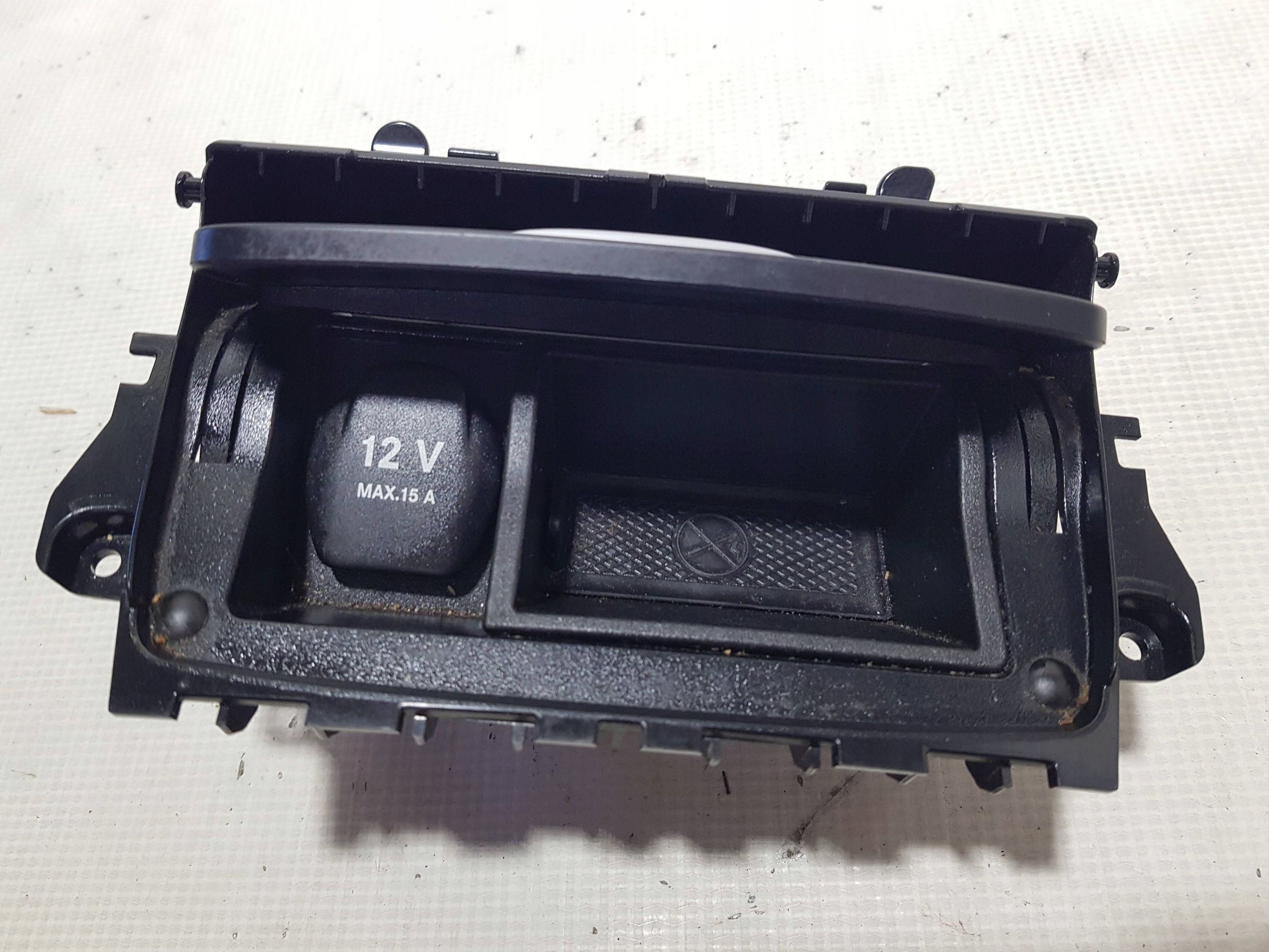 ashtray front front Mercedes CLA C117 X117 W117 W176 A1766802000