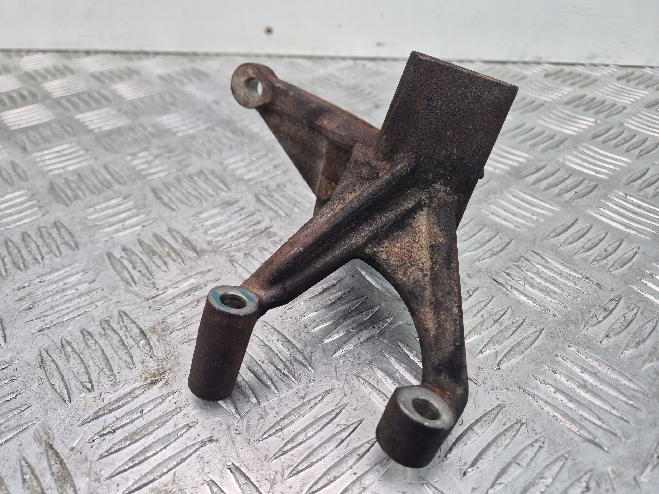 engine mount Mercedes E300d W213 A6541422000 OM654.920