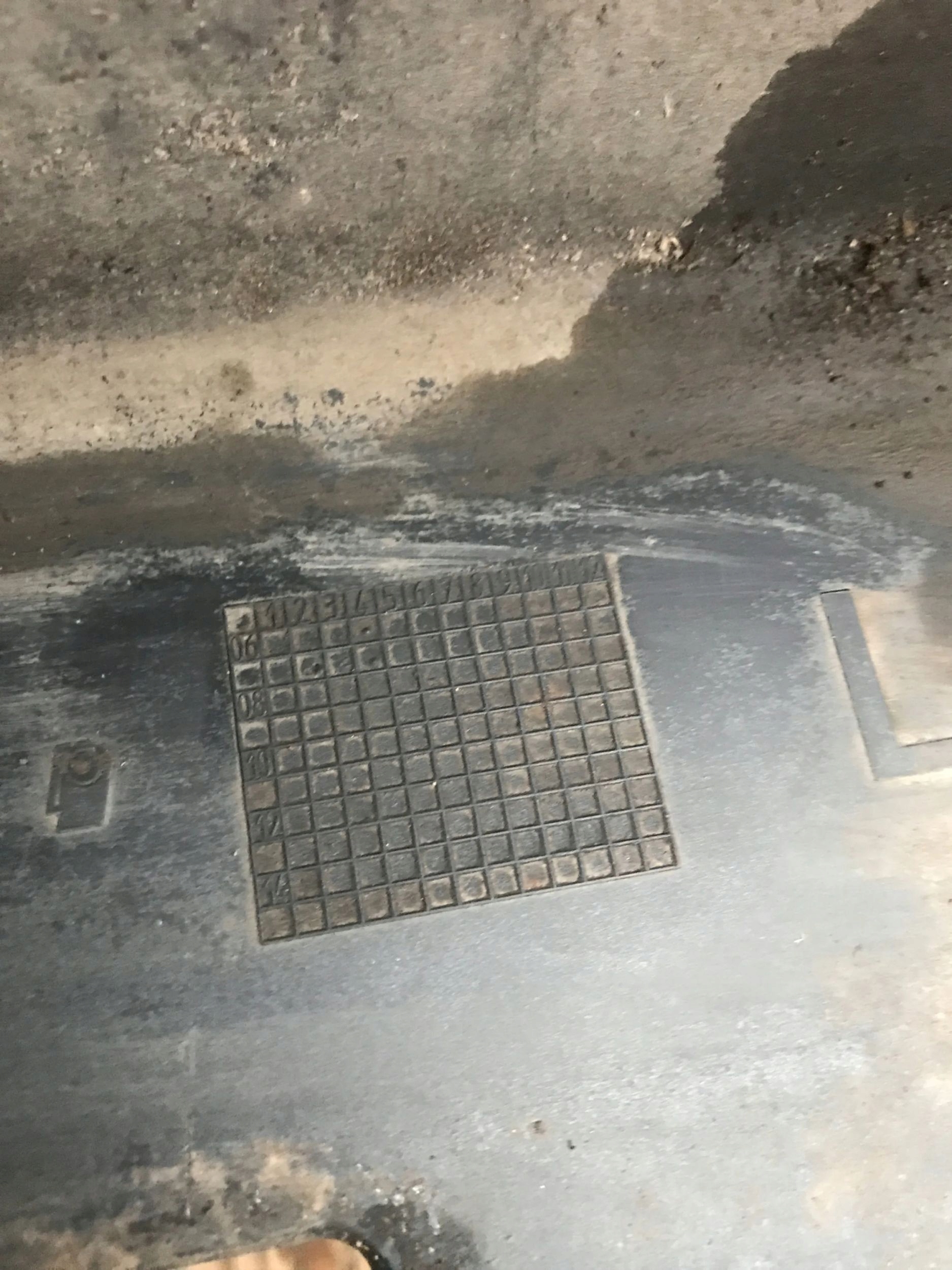 moulding threshold left BMW E60 7178121