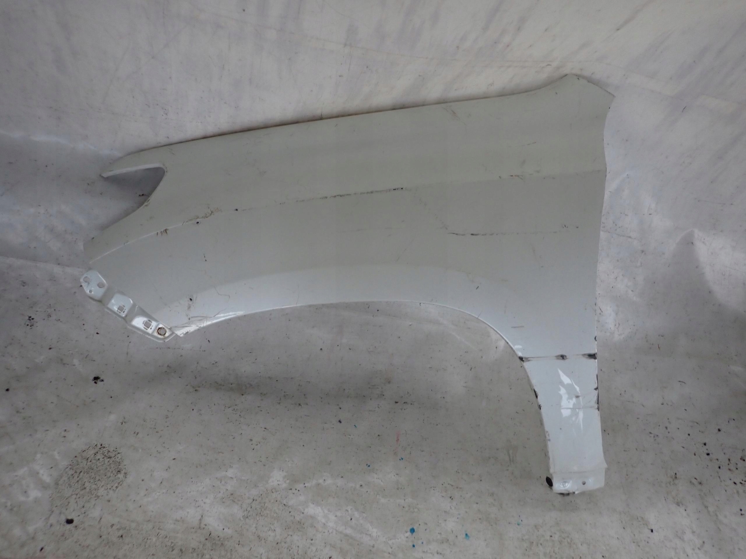TOYOTA LAND CRUISER 150 09- fender left front