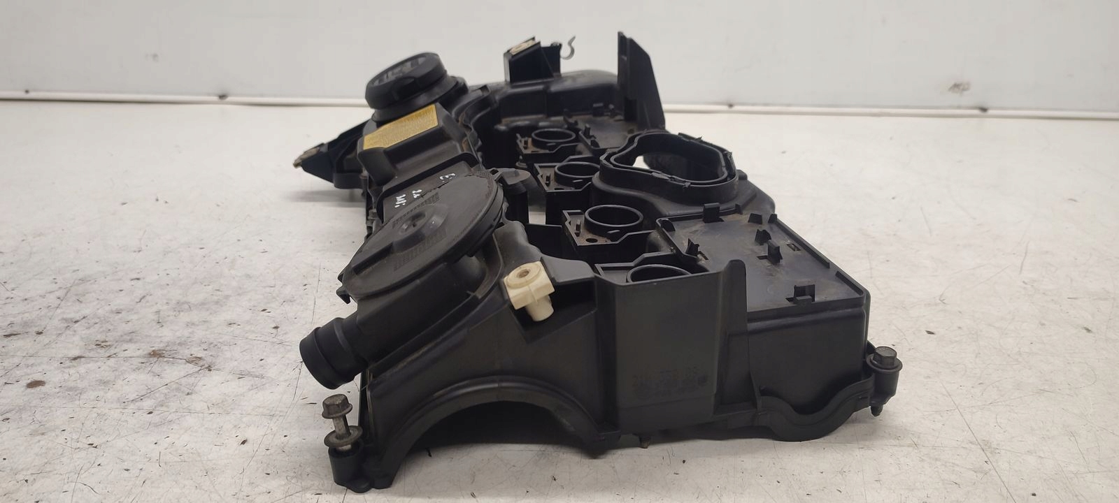 szelepfedél BMW E90 E91 2,0i