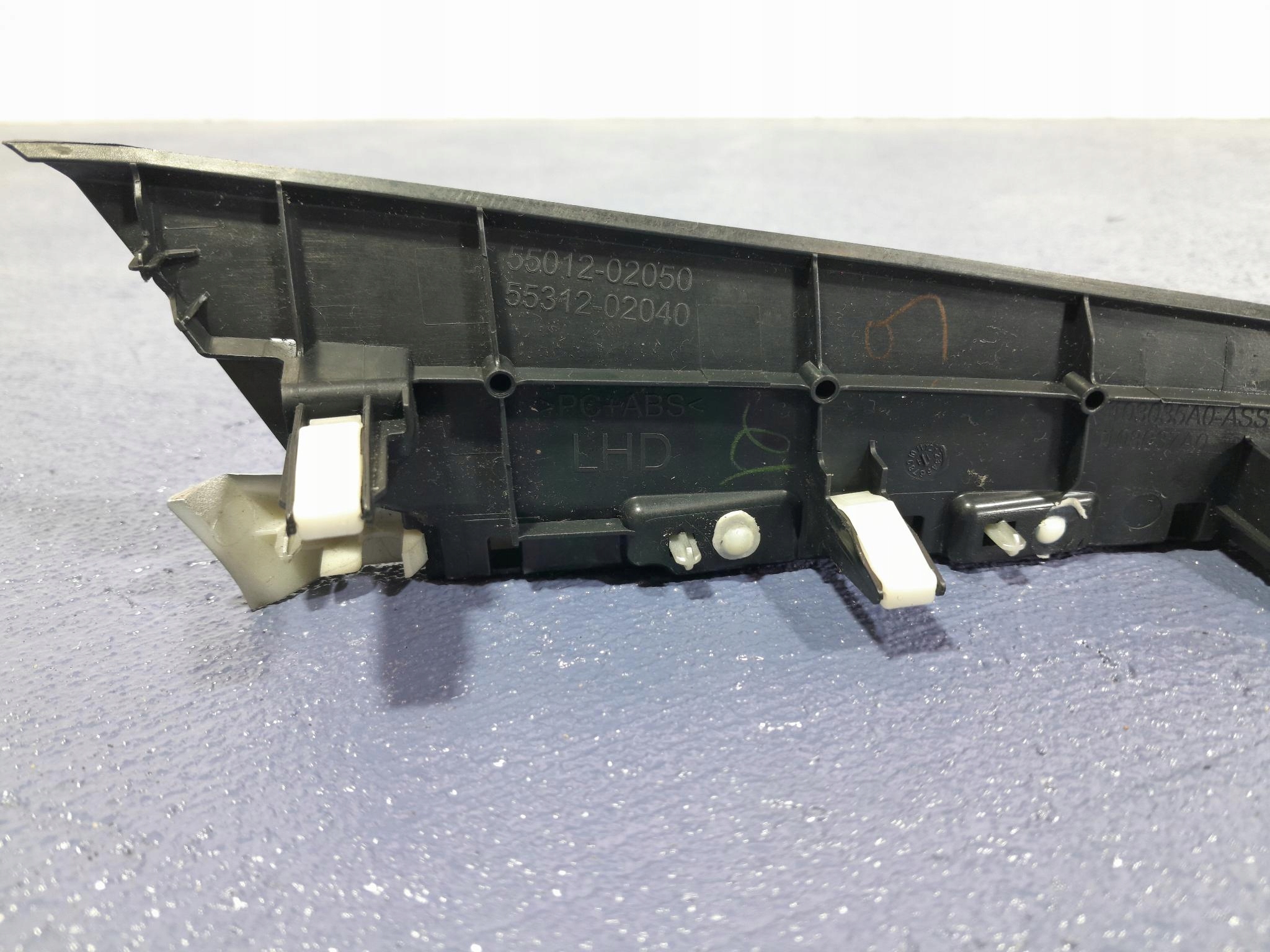 COROLLA E16 XI молдинг декор консоли европа 55412-02270