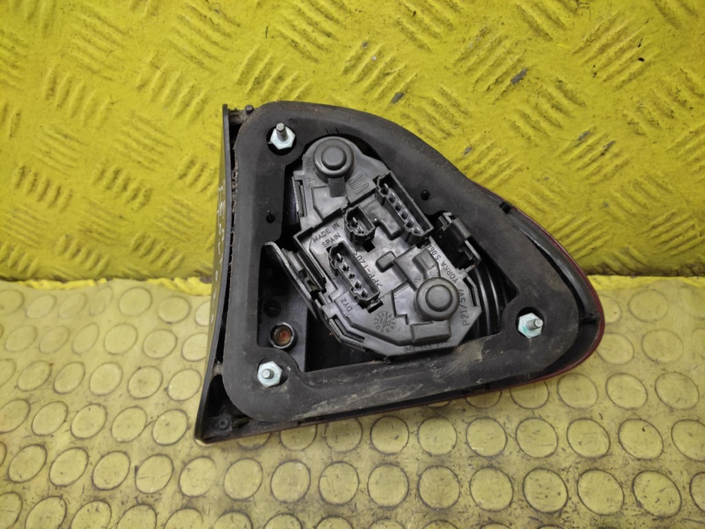 SEAT LEON und licht links heck 1M6945095