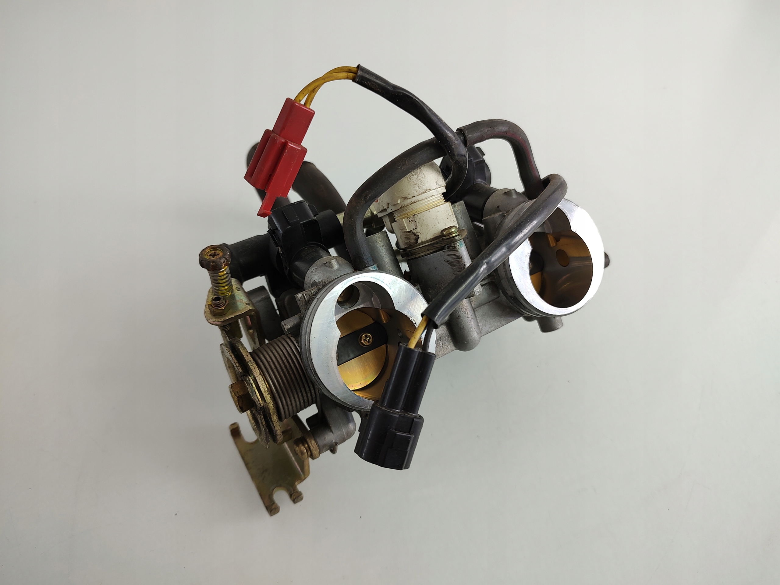 YHDFAN650 - G606 SUZUKI BURGMAN 650 карбюратор дроссельная заслонка 02-12