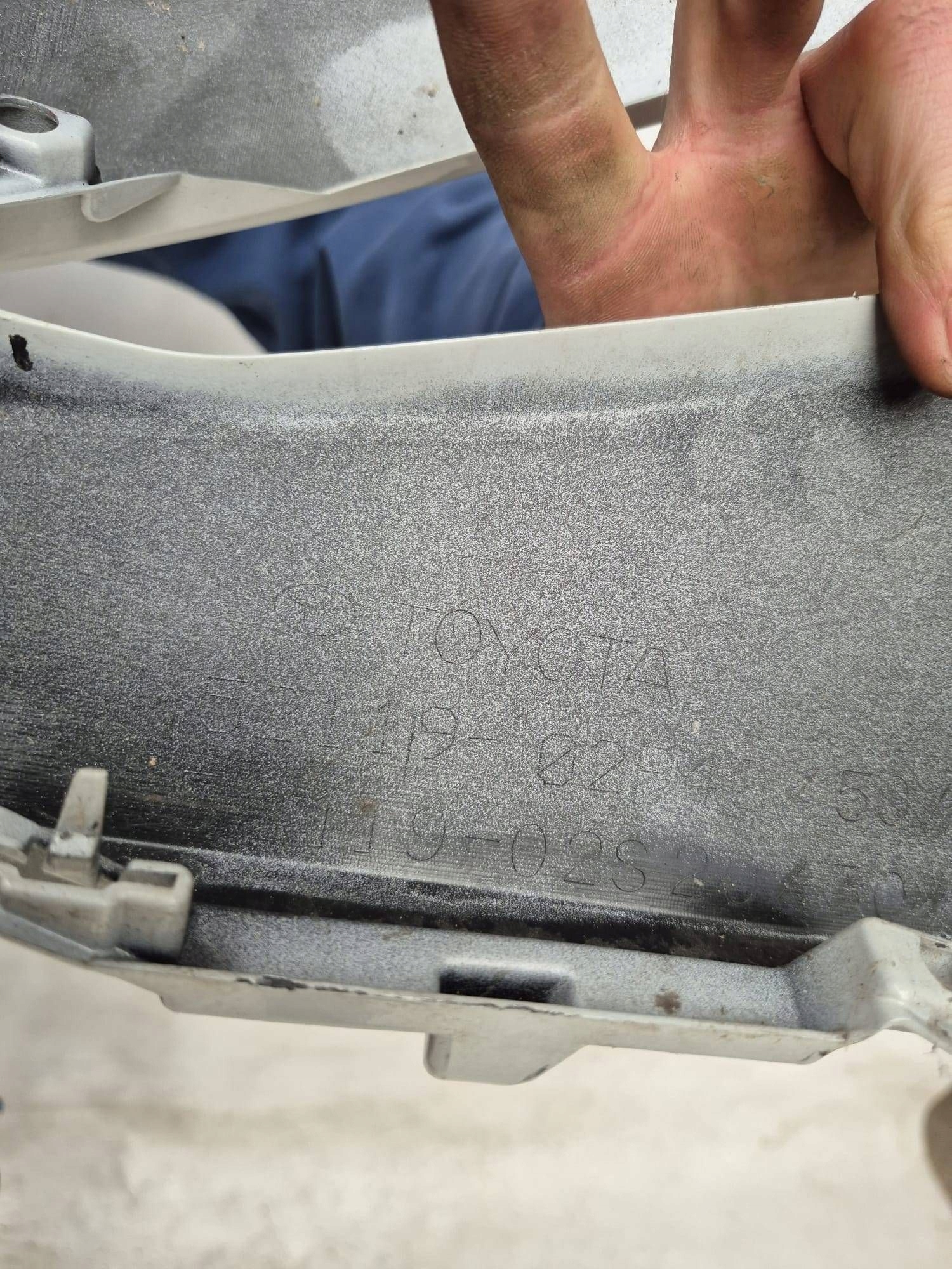 TOYOTA COROLLA E21 GR HB KOMBI bumper front front
