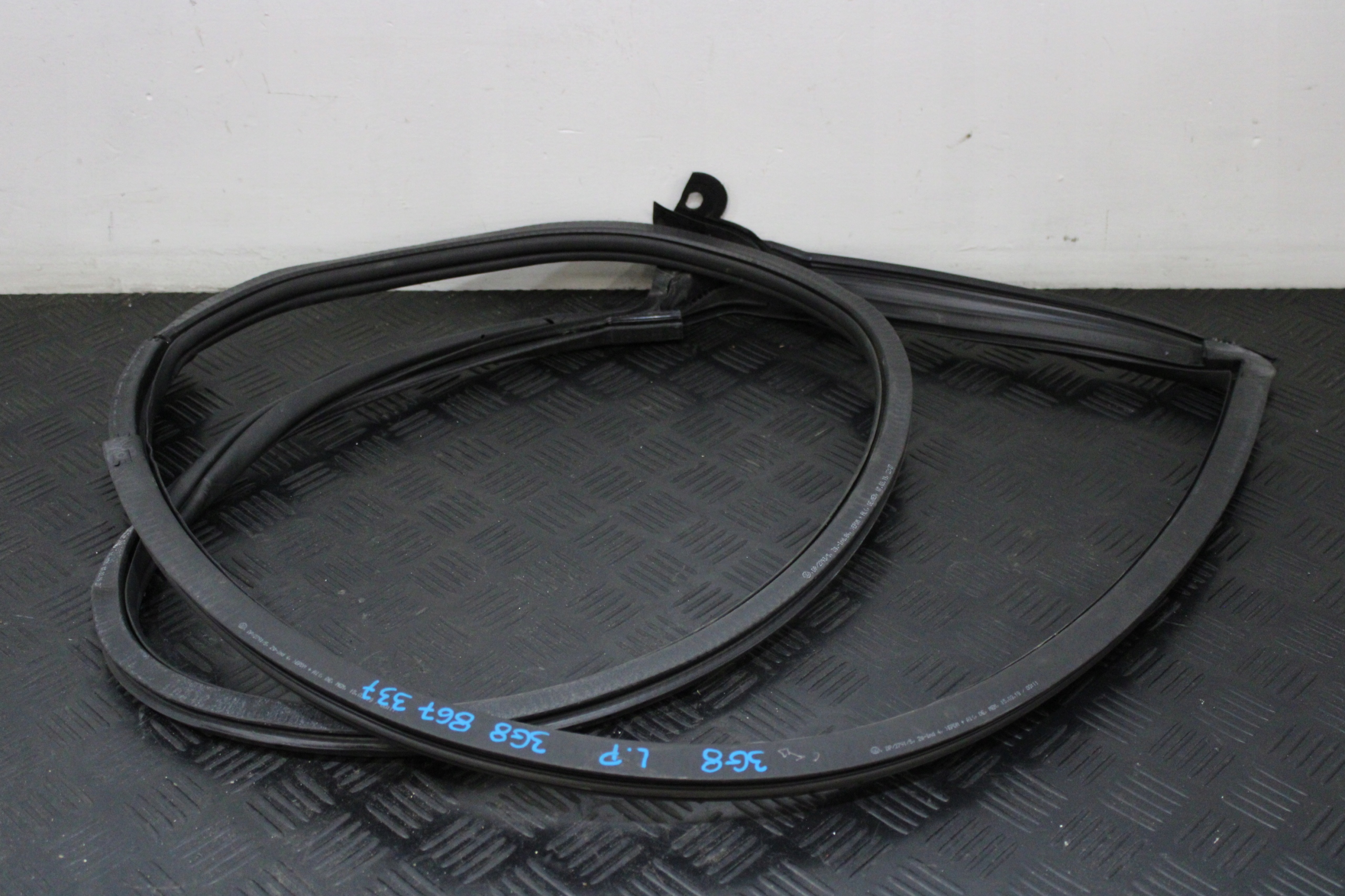 gasket door left front 3G8867337 VW ARTEON 3G8