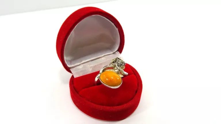 BAJERANCKI SREBRNY PIERŚCIONEK PR.:925, W.:4,44G., R.:16