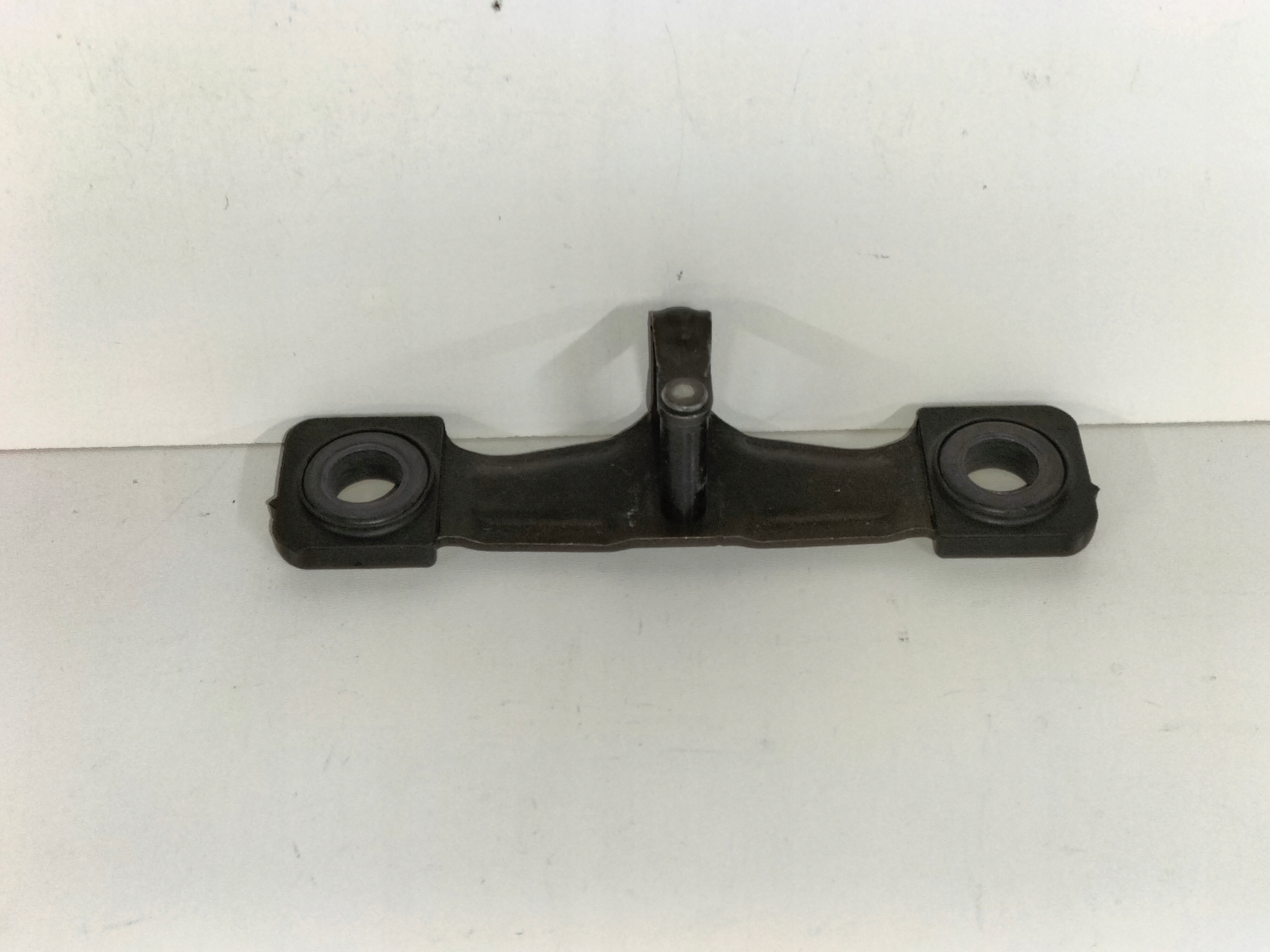 Rygiel zamka klapy bagażnika AUDI VW SKODA