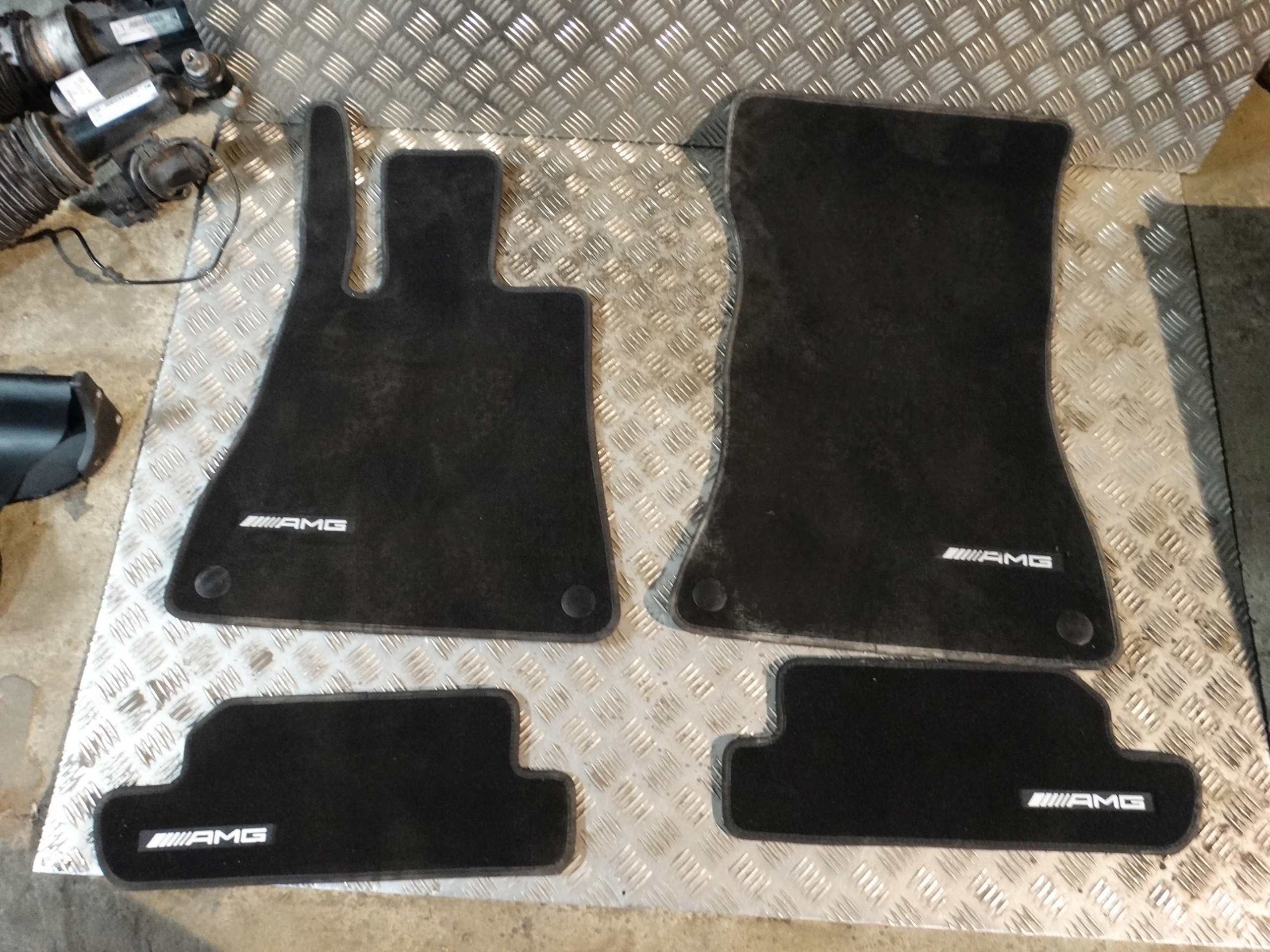 IDEALNE KPL. mats MERCEDES SL W232 1