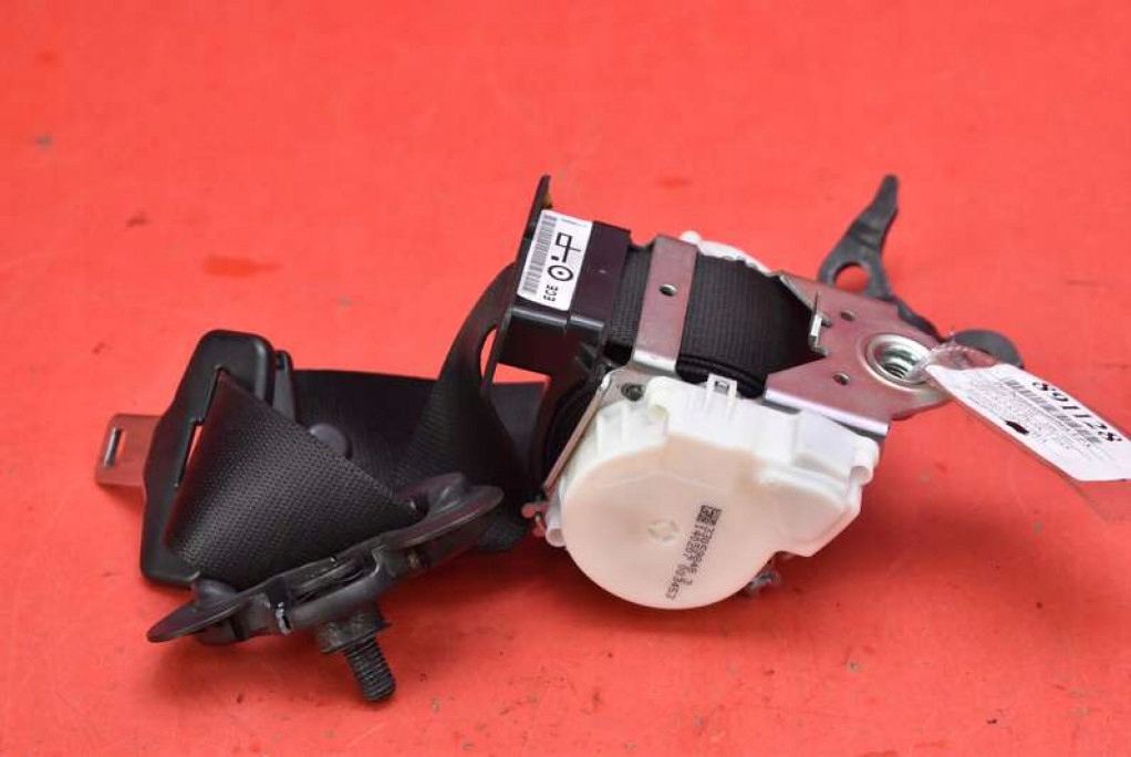 tension belt safety left front 33059848 BMW E90 E91 04-10