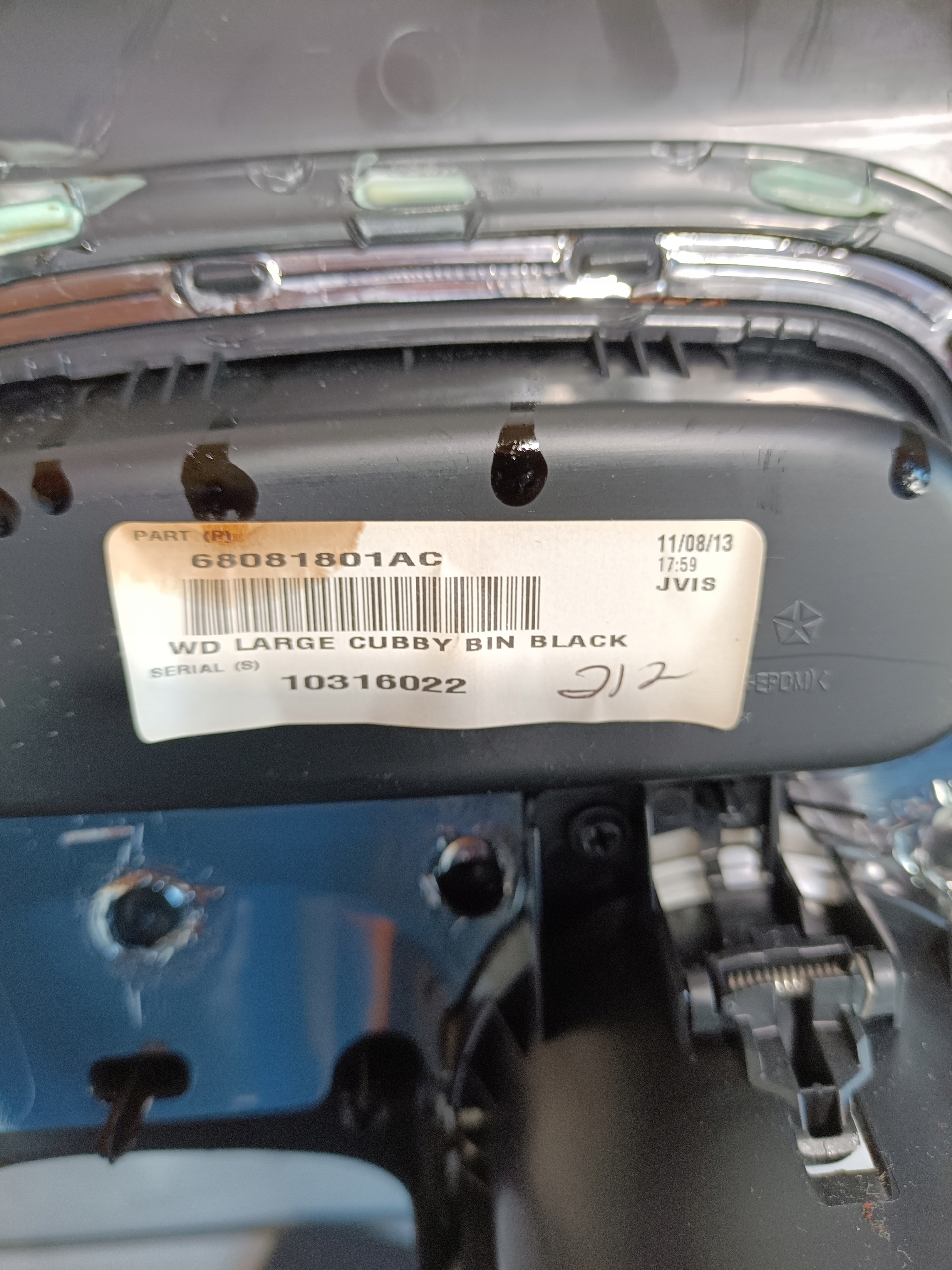 тунель середина Держатель на Чашки usb Dodge DURANGO 2014-2018