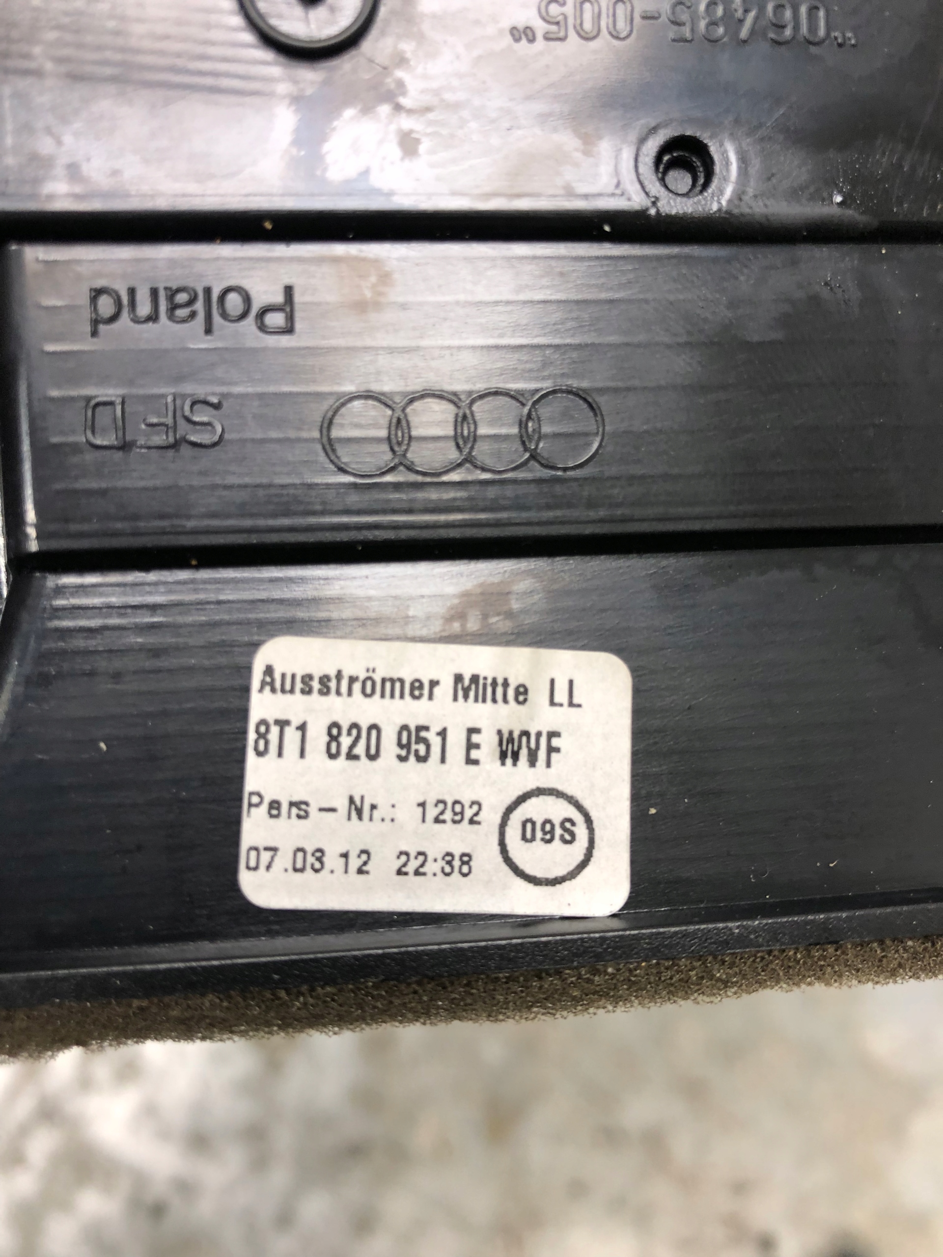 grid air conditioning devices central AUDI A4 B8 LIFT 8T1820951E