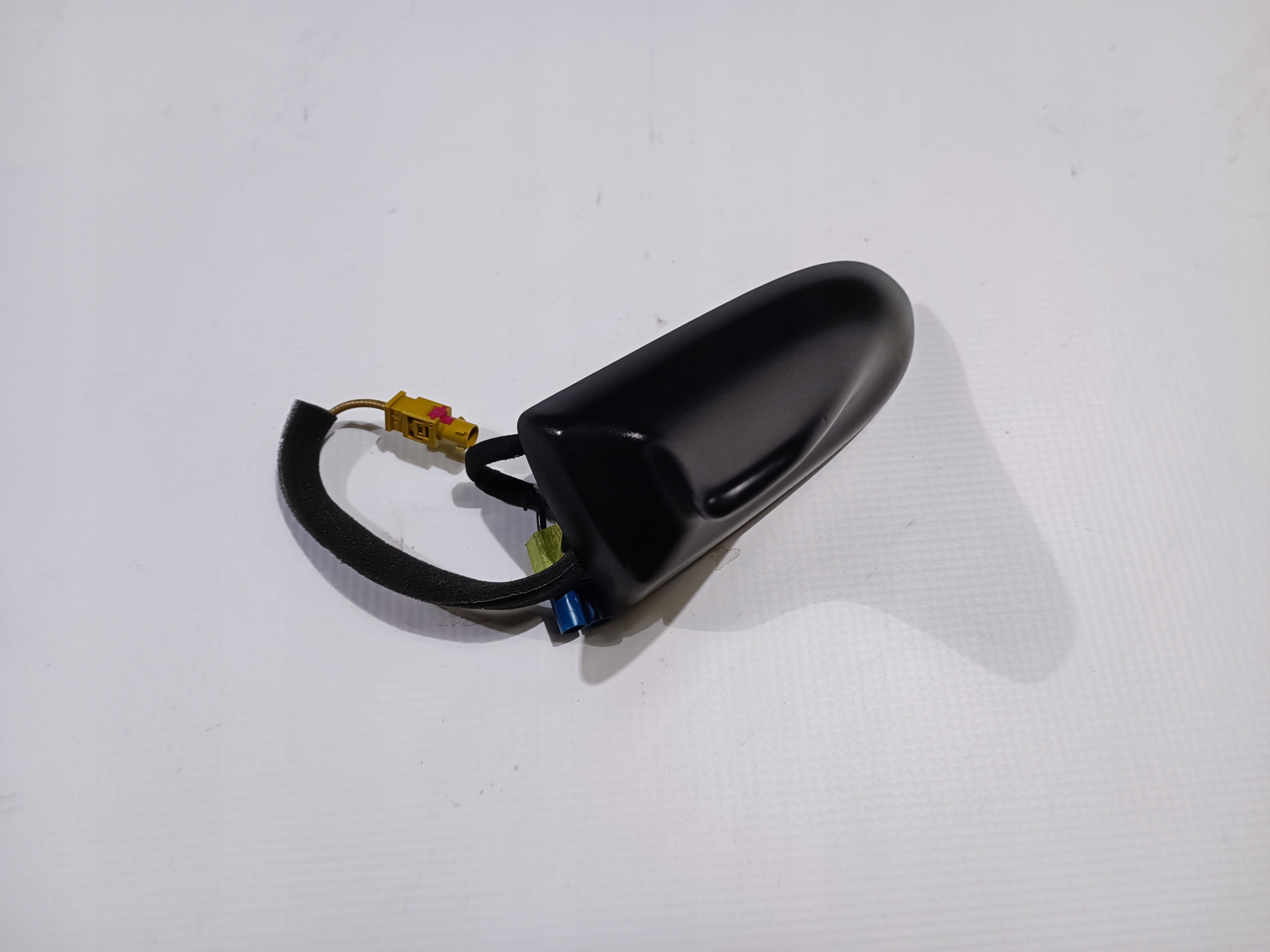 Antena dach GPS pletwa Chevrolet Camaro 2009-2015