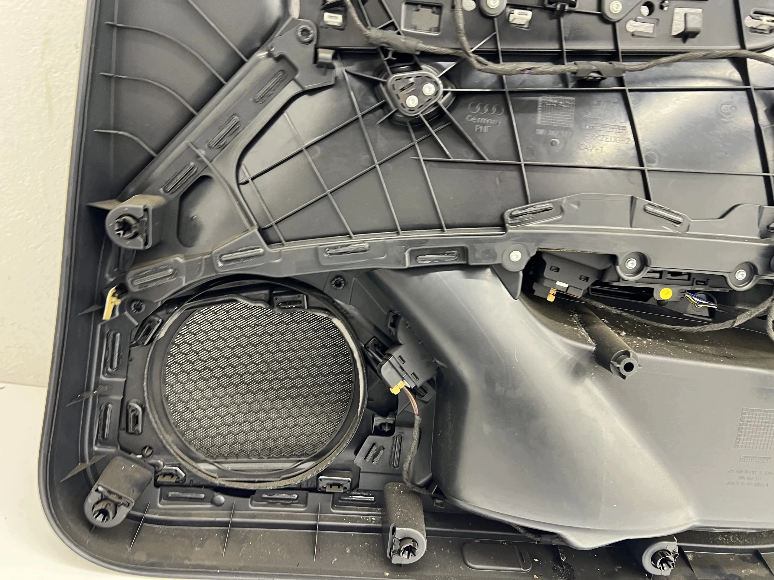 upholstery door front left side driver´s AUDI A4 B9 8W0867133