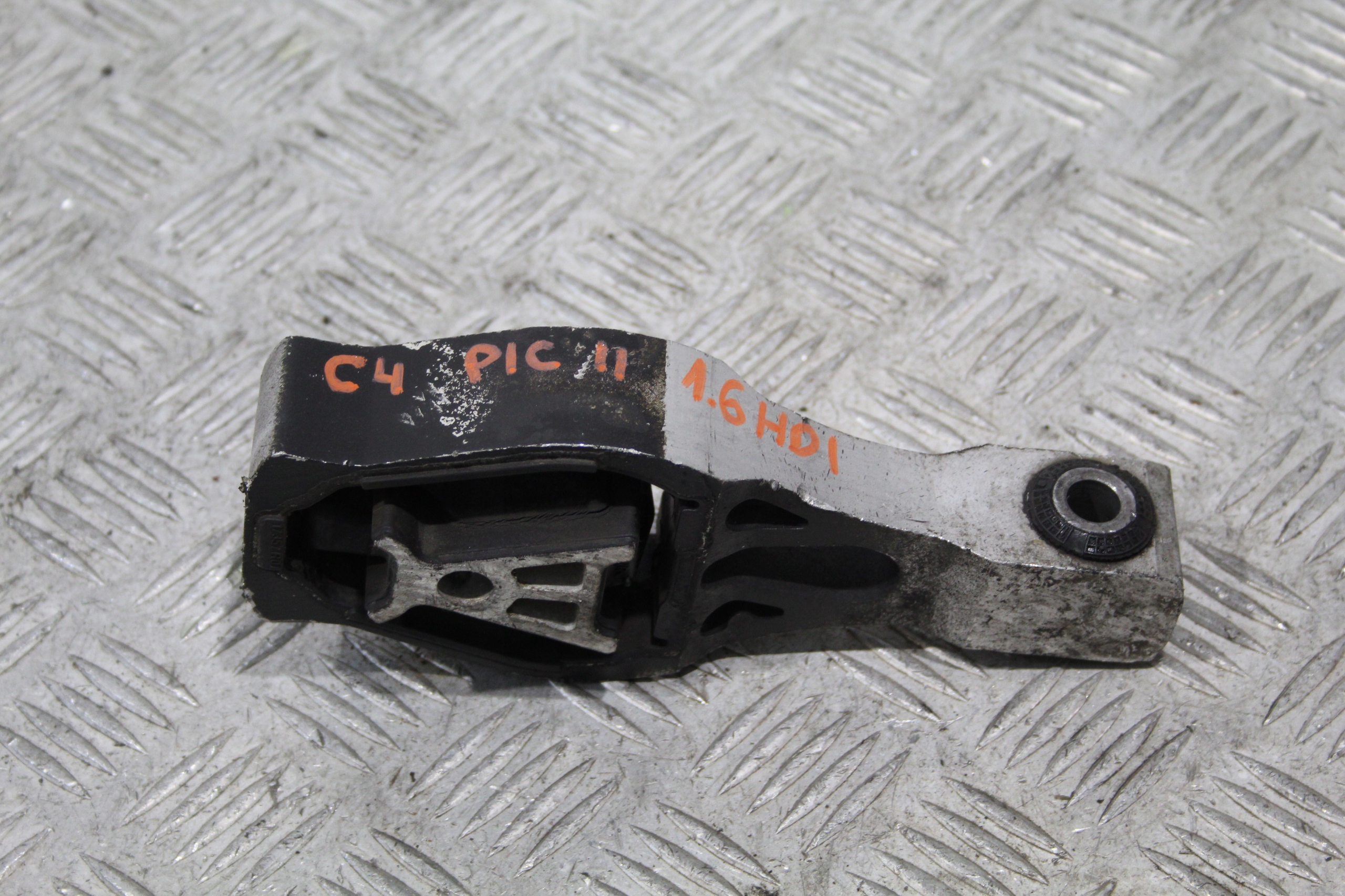 ŁAPA PODUSZKA SILNIKA C4 GRAND PICASSO II 2