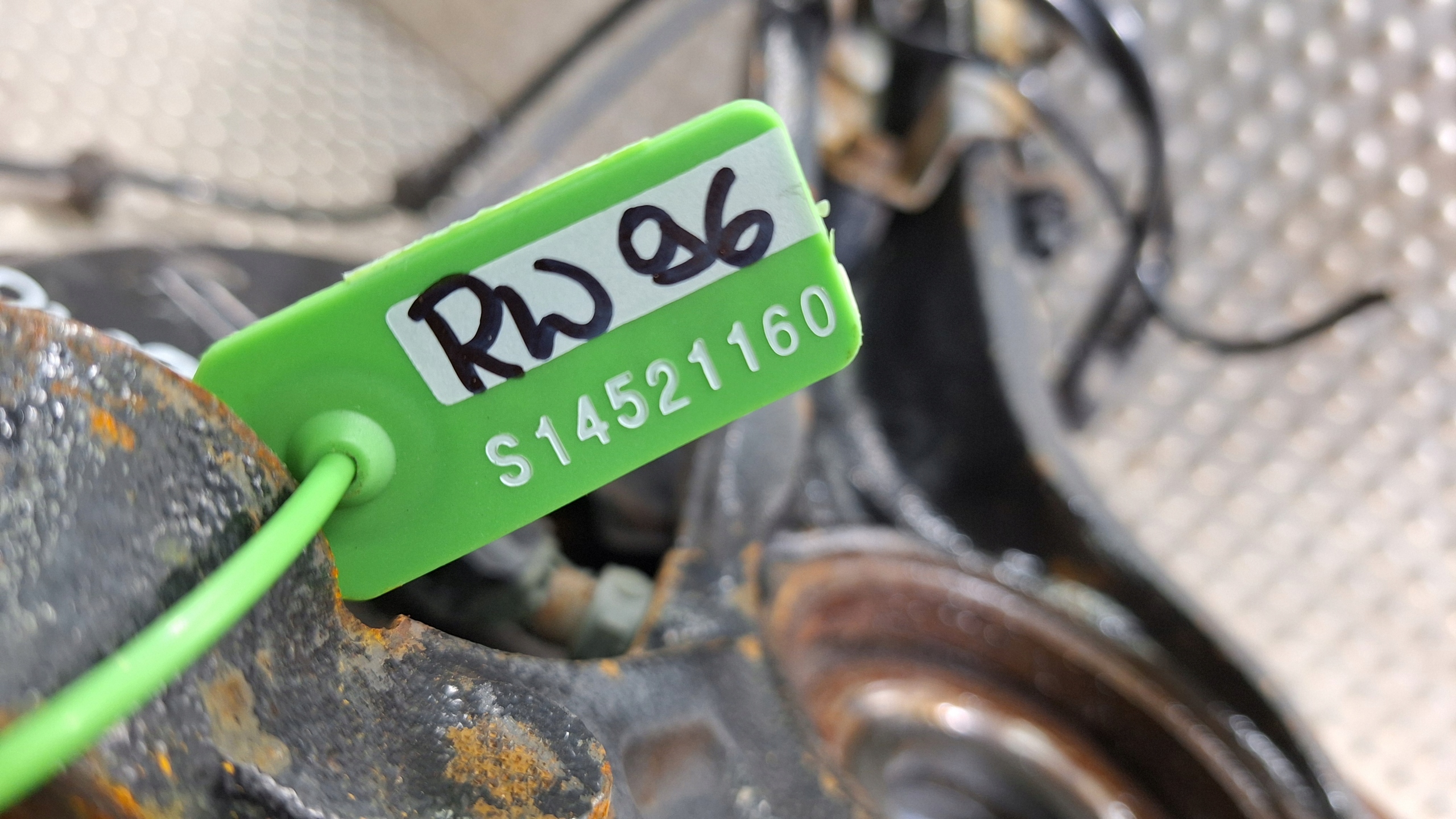 Mozzo FUSELLO perno mozzo sinistra Anteriore 7L0407257A AUDI Q7 4L TOUAREG e CAYENNE e