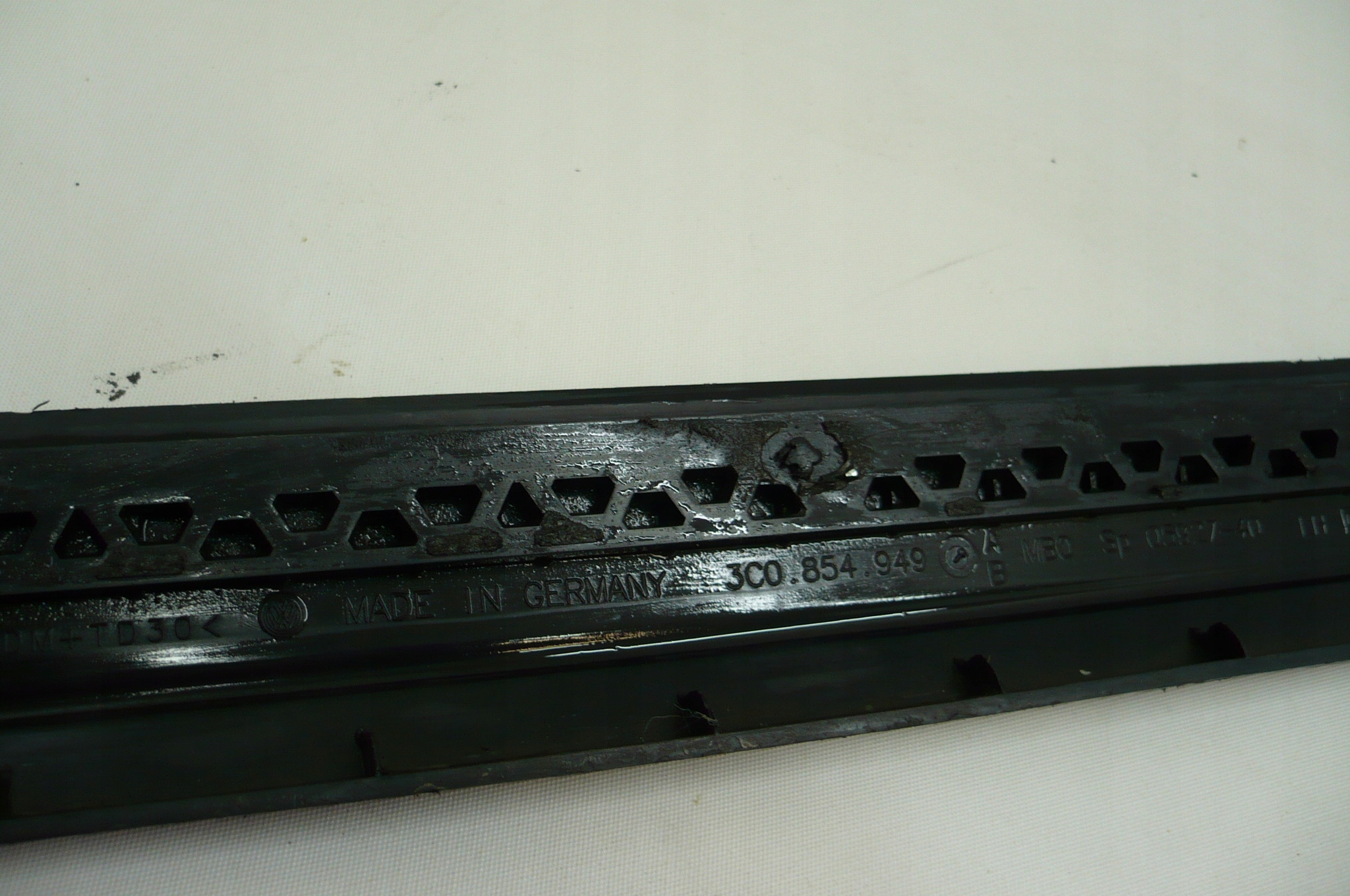 VW PASSAT B6 05-10 moulding door left rear part original