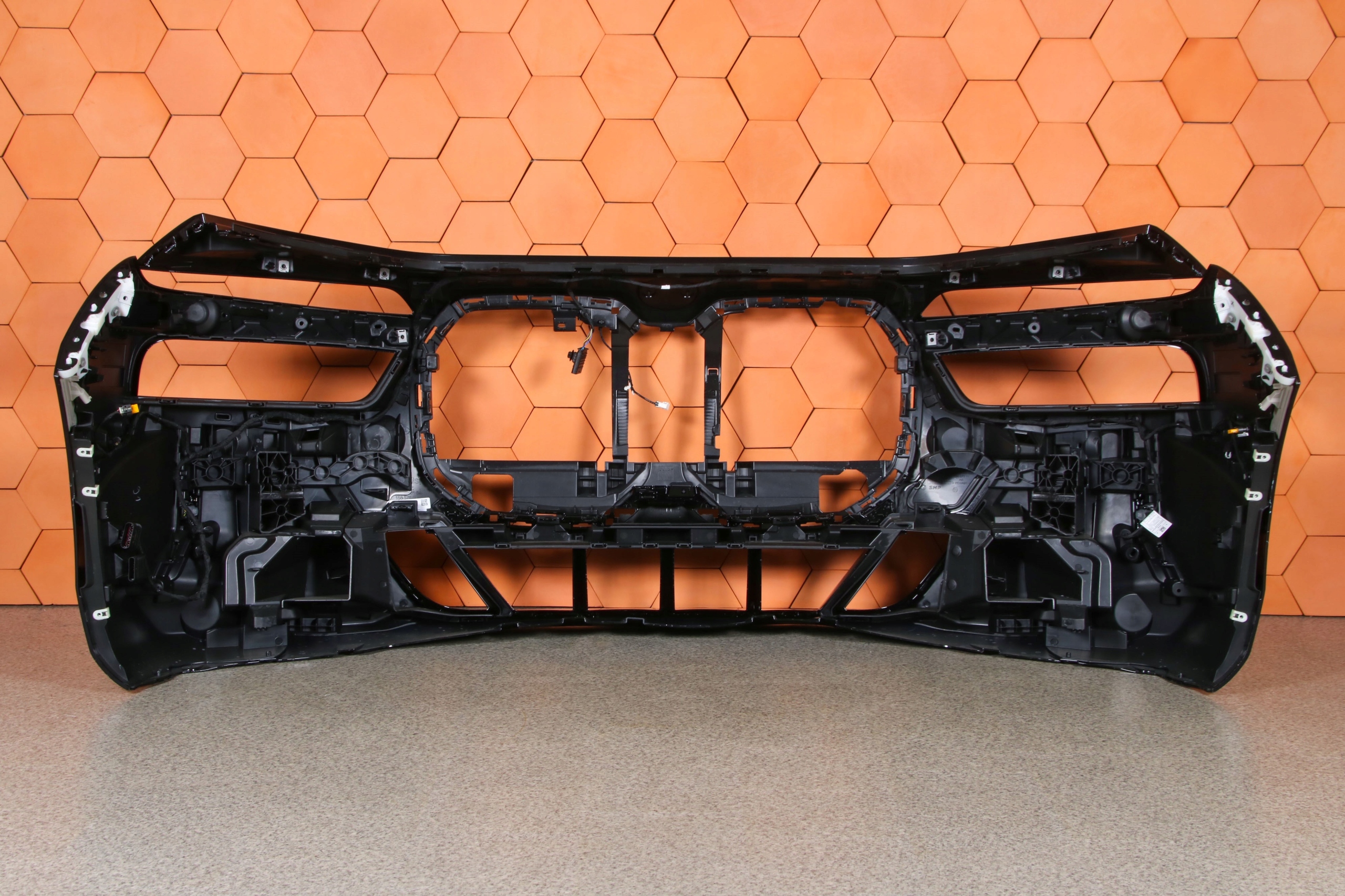 BMW 7 G70 i7 m-packet bumper front USA colour 475