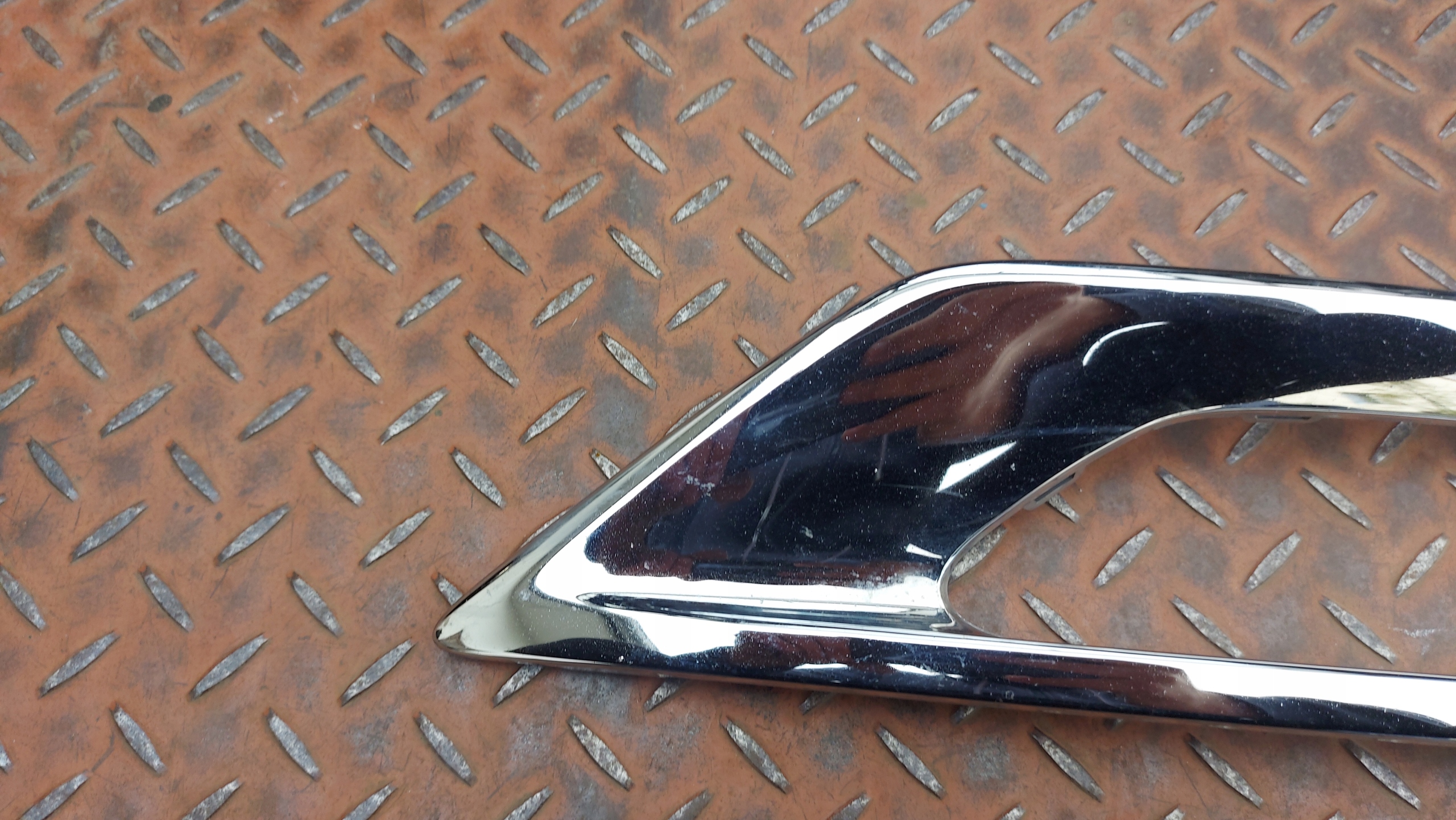 moulding CHROM of a bumper right front VOLVO XC90 II