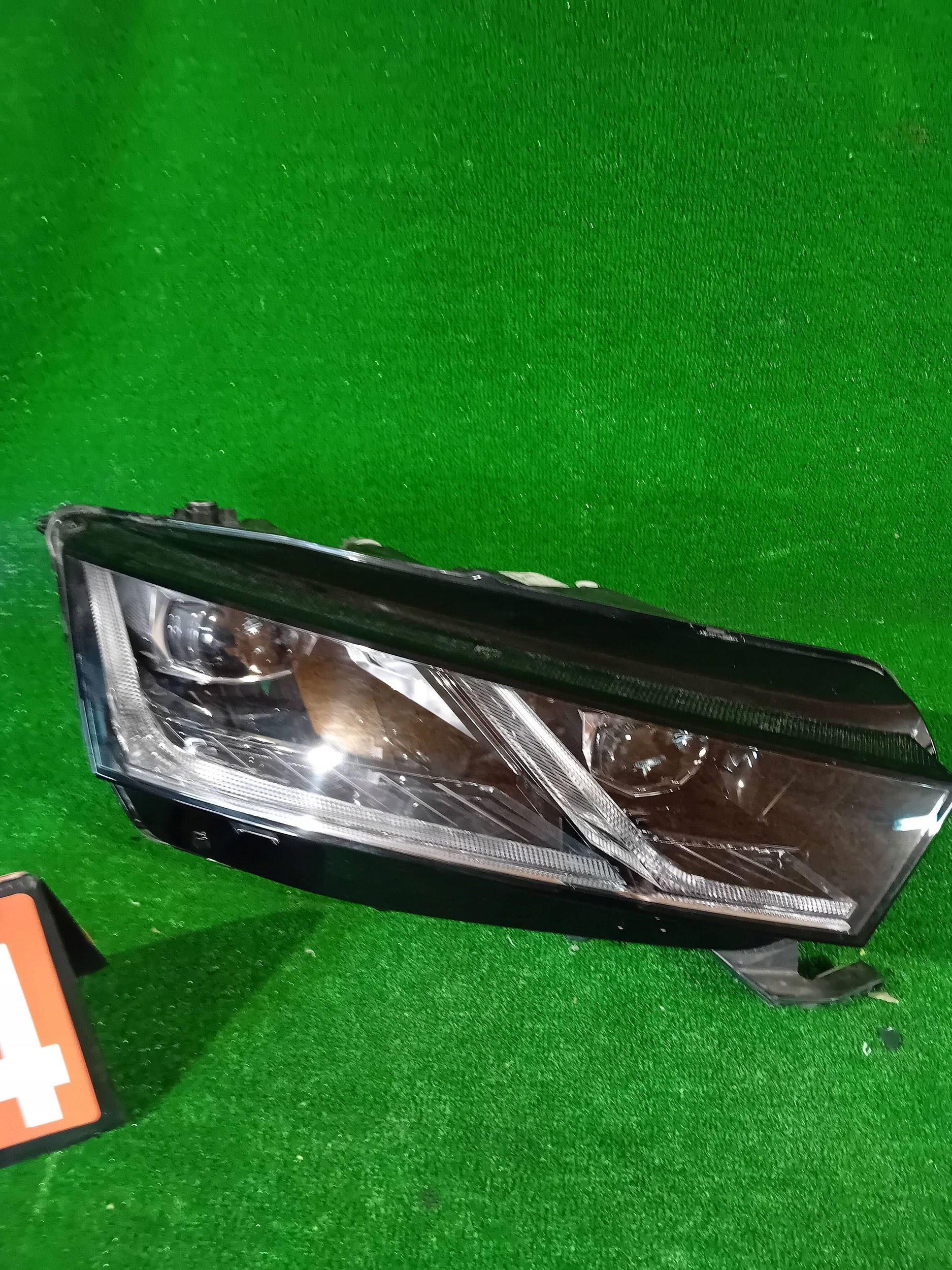 REFLEKTOR right front SKODA OCTAVIA IV 20- FULL LED NR.R584