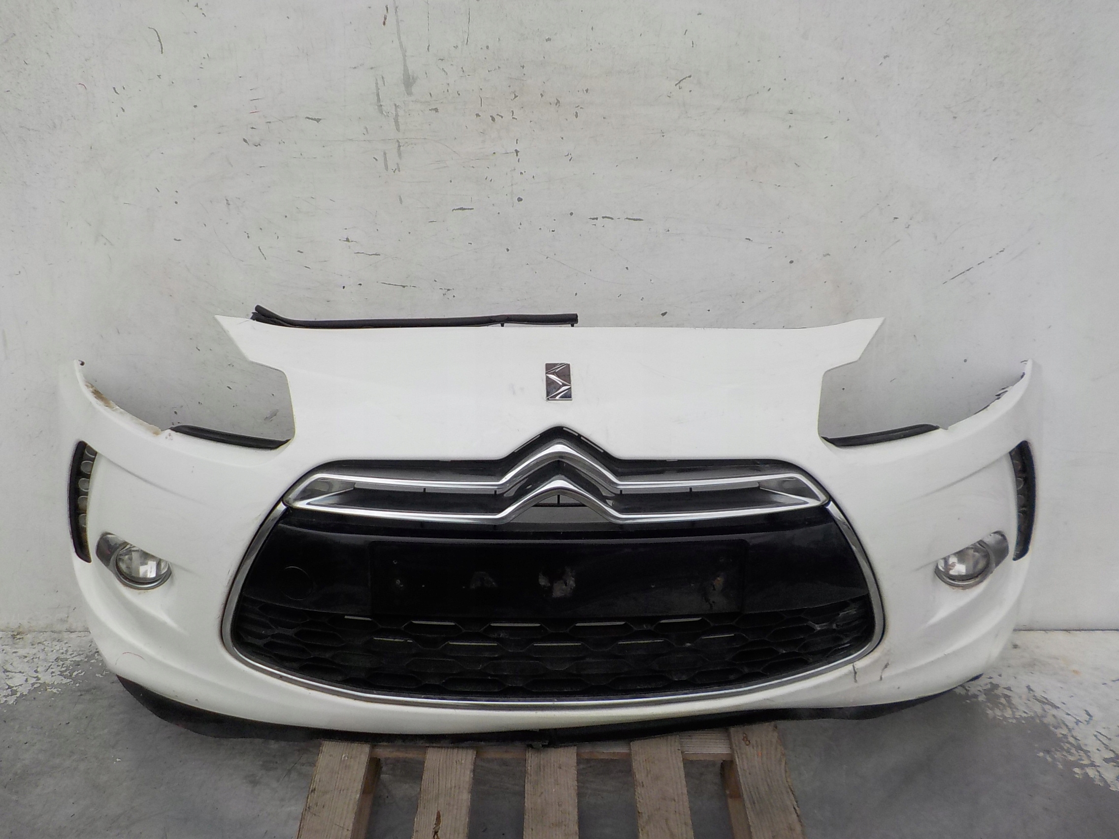 882 CITROEN DS3 nárazník předek přední