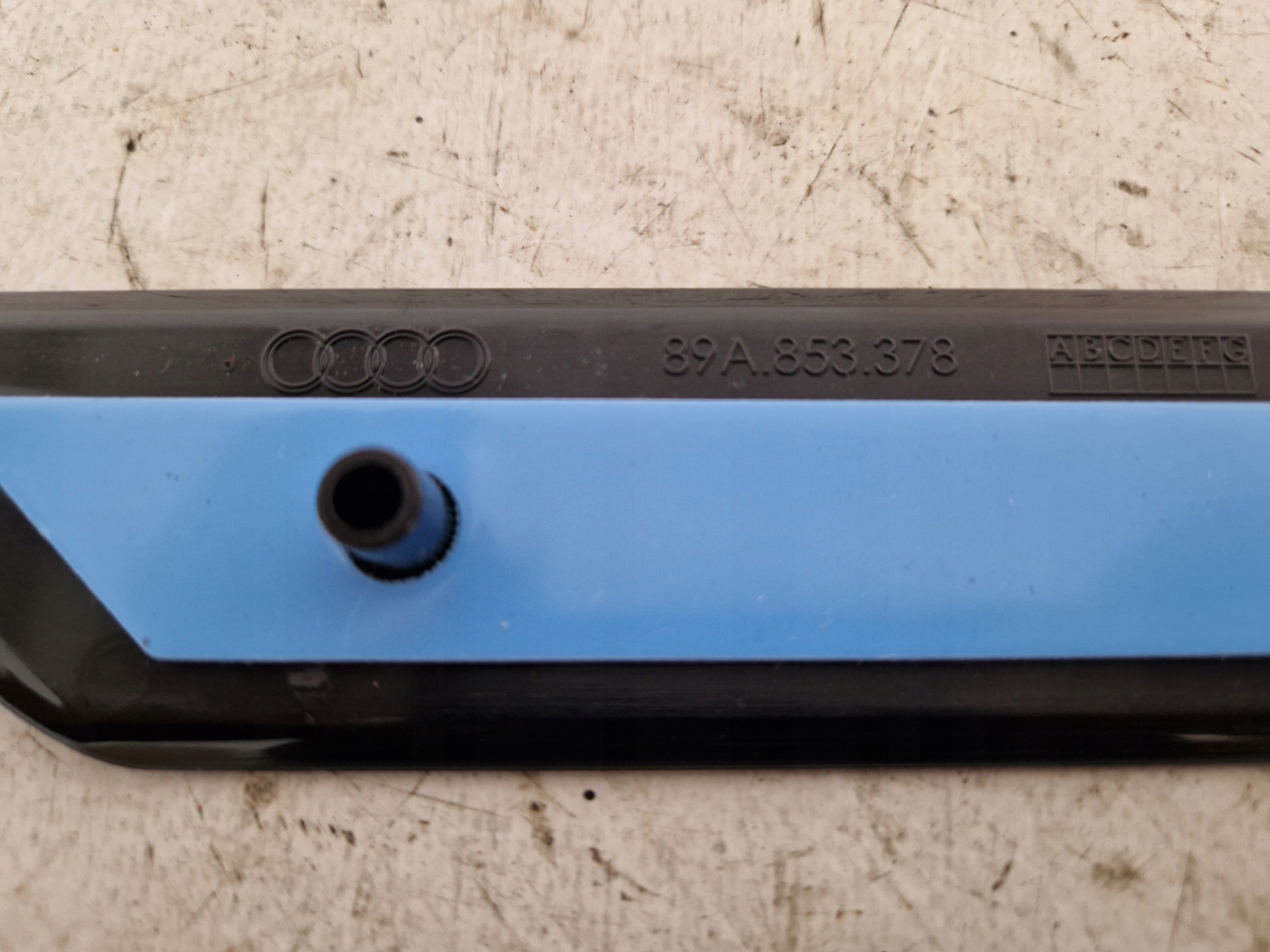 AUDI Q4 E-TRON right moulding fender bumper rear part