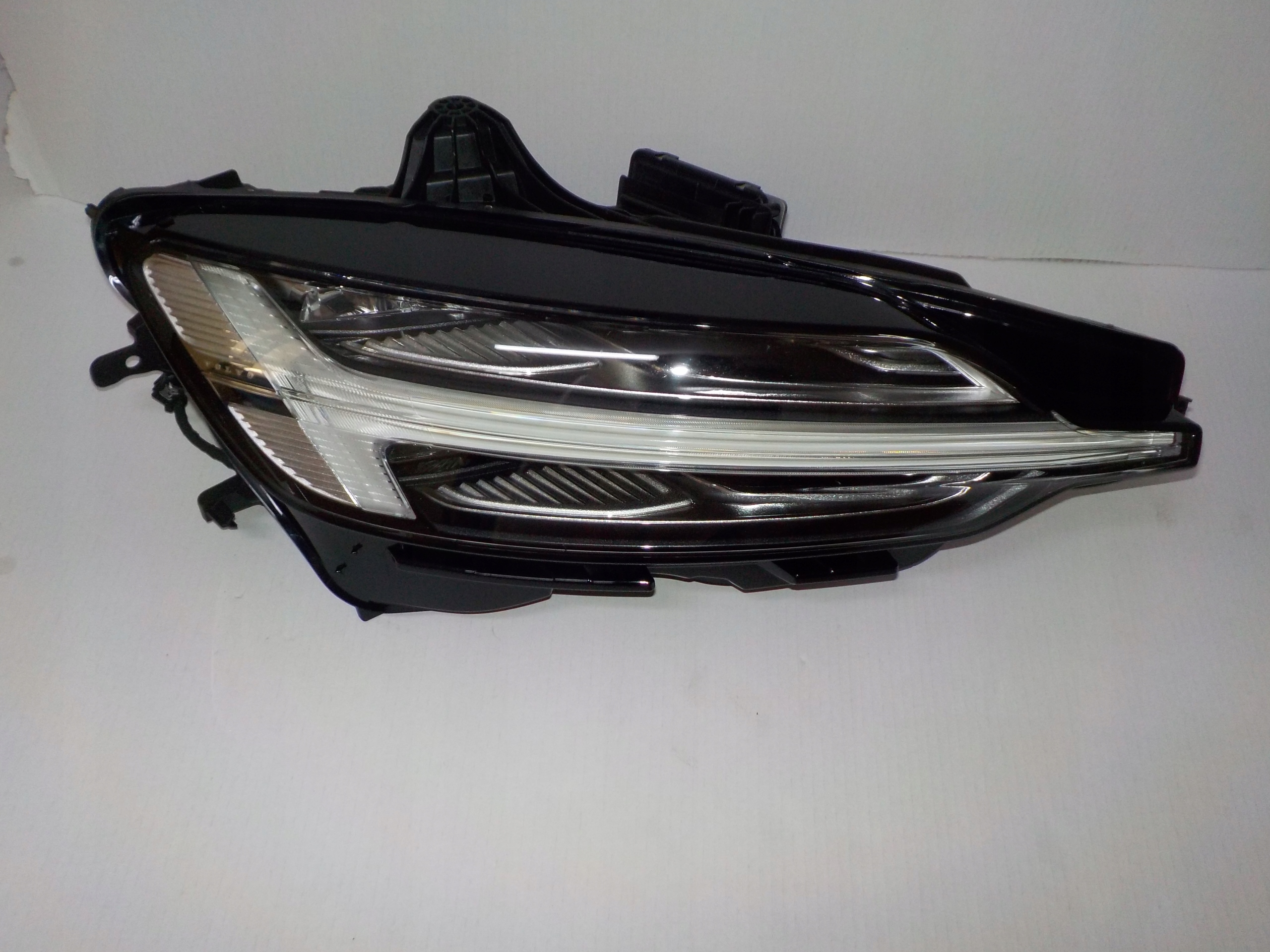 VOLVO V60 II S60 II LAMPA PRZEDNIA PRZÓD FULL LED