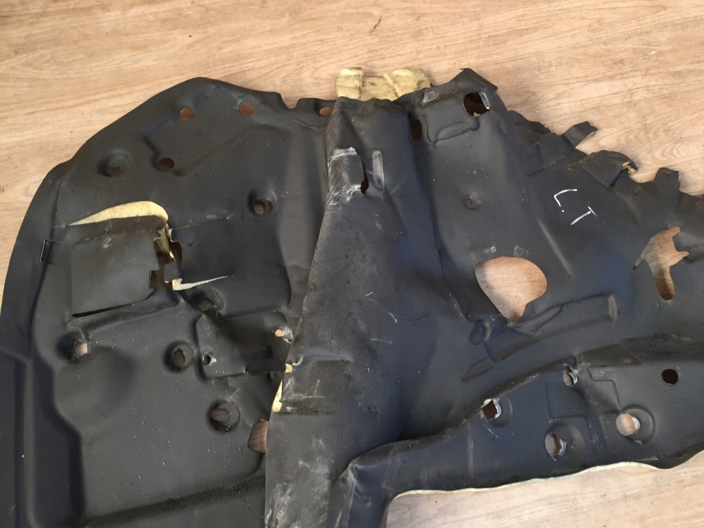 WYGLUSZENIE OSLONY BLOTNIKA LEWY TYL TESLA X Parts manufacturer Tesla