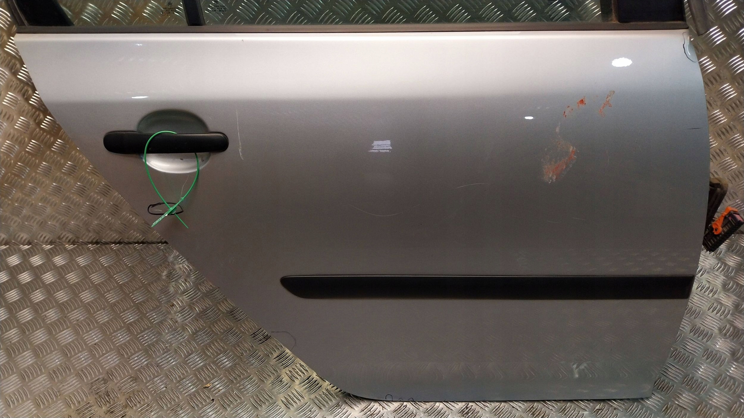 Portière Arrière Droit VW GOLF V 03
