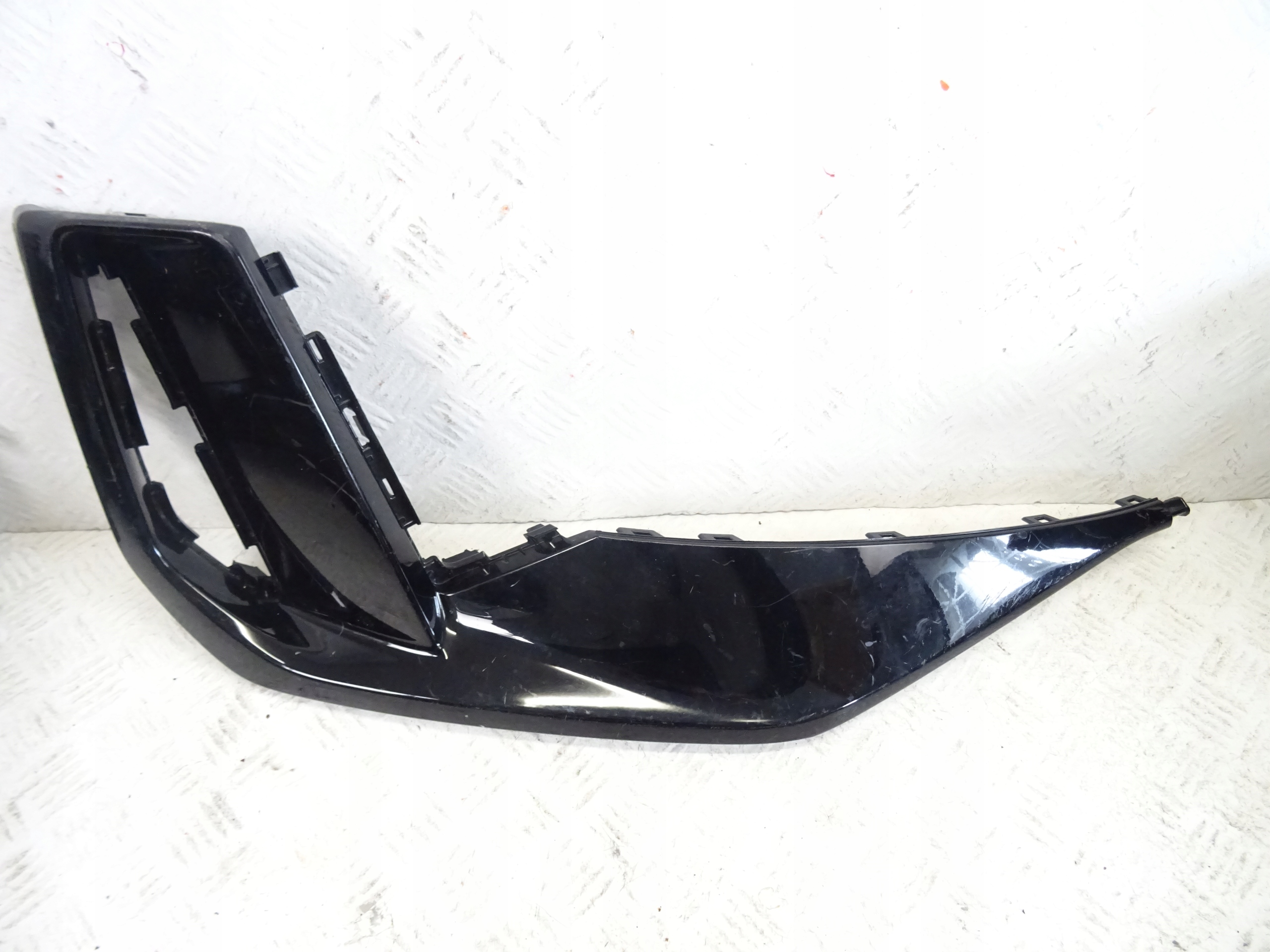 grid of a bumper front front right AUDI Q6 E-TRON S-LINE 85H807968
