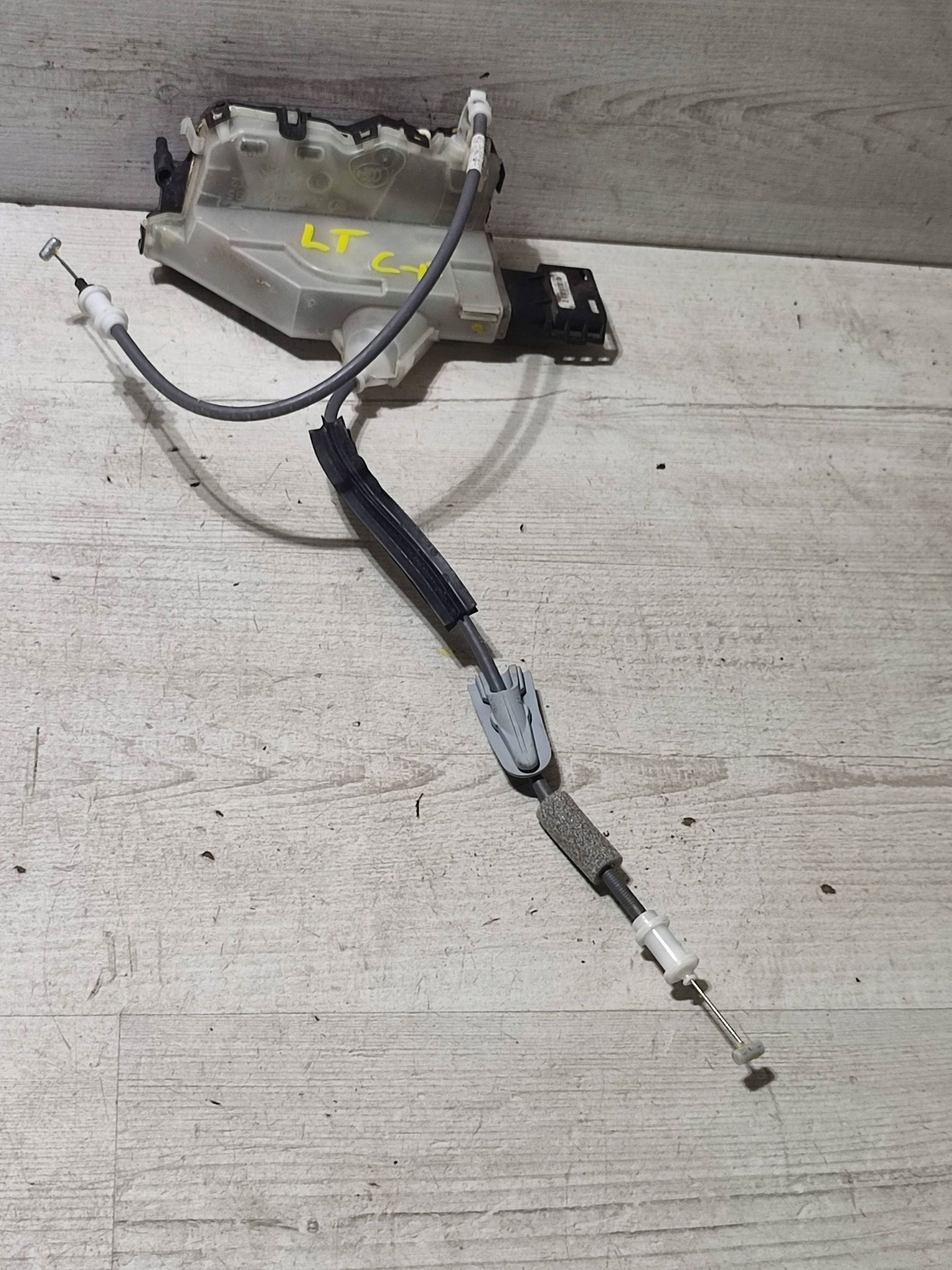 Opel Corsa F 2020 rear part side left lock door