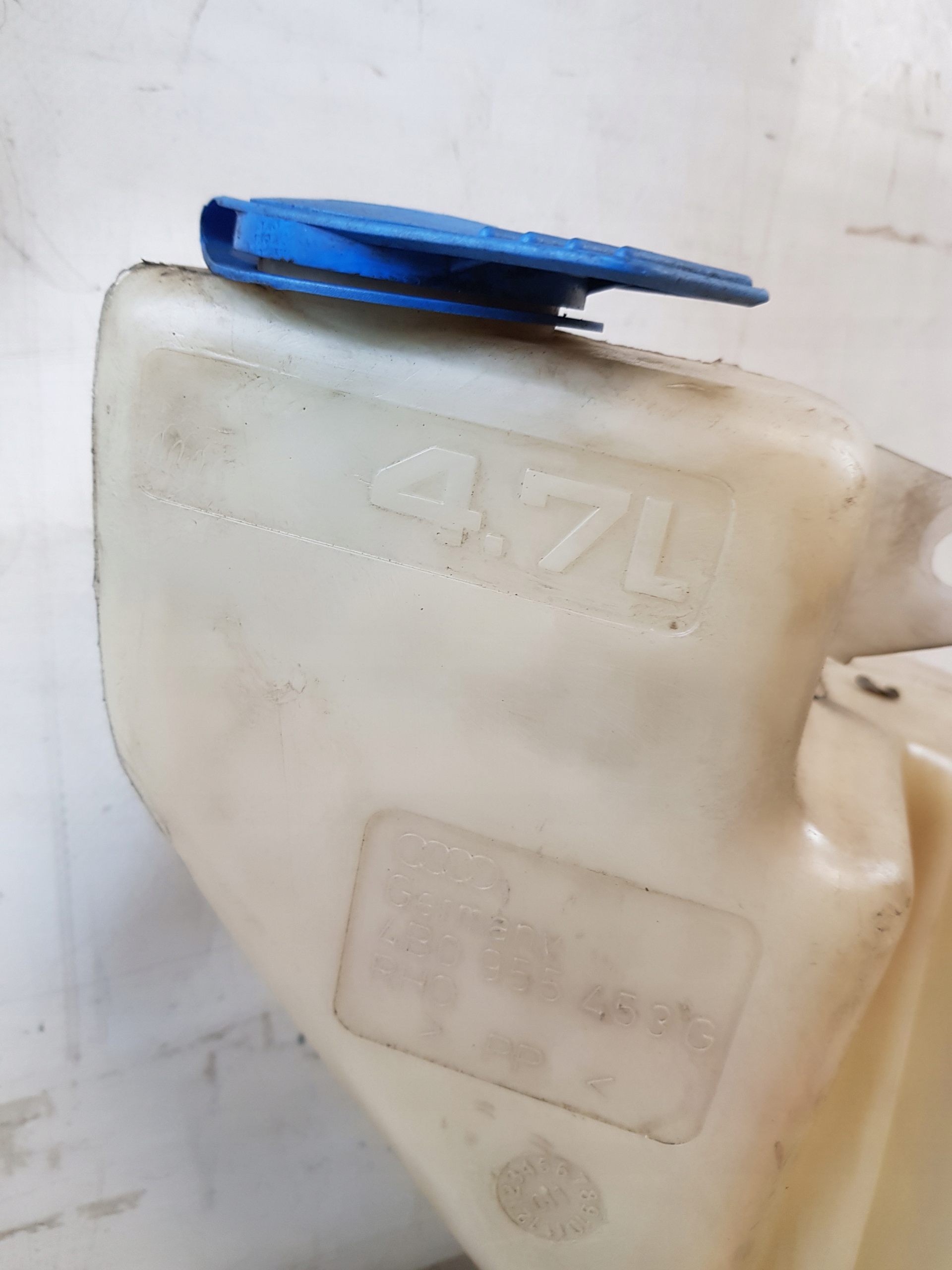 washer fluid tank OE 4B0955453G + POMPKI +sensor AUDI A6 C5 sedan